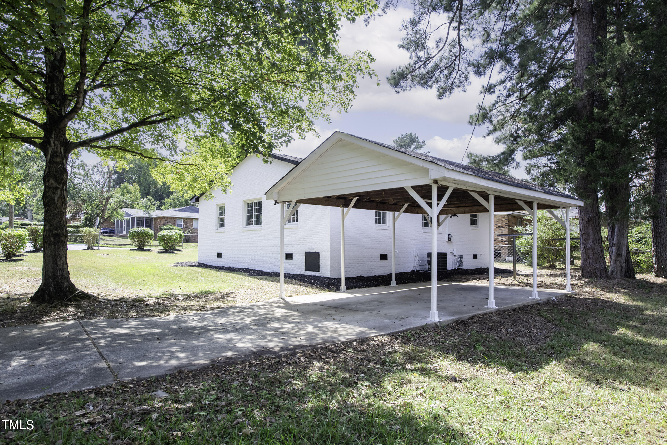 825 Da Vinci Street