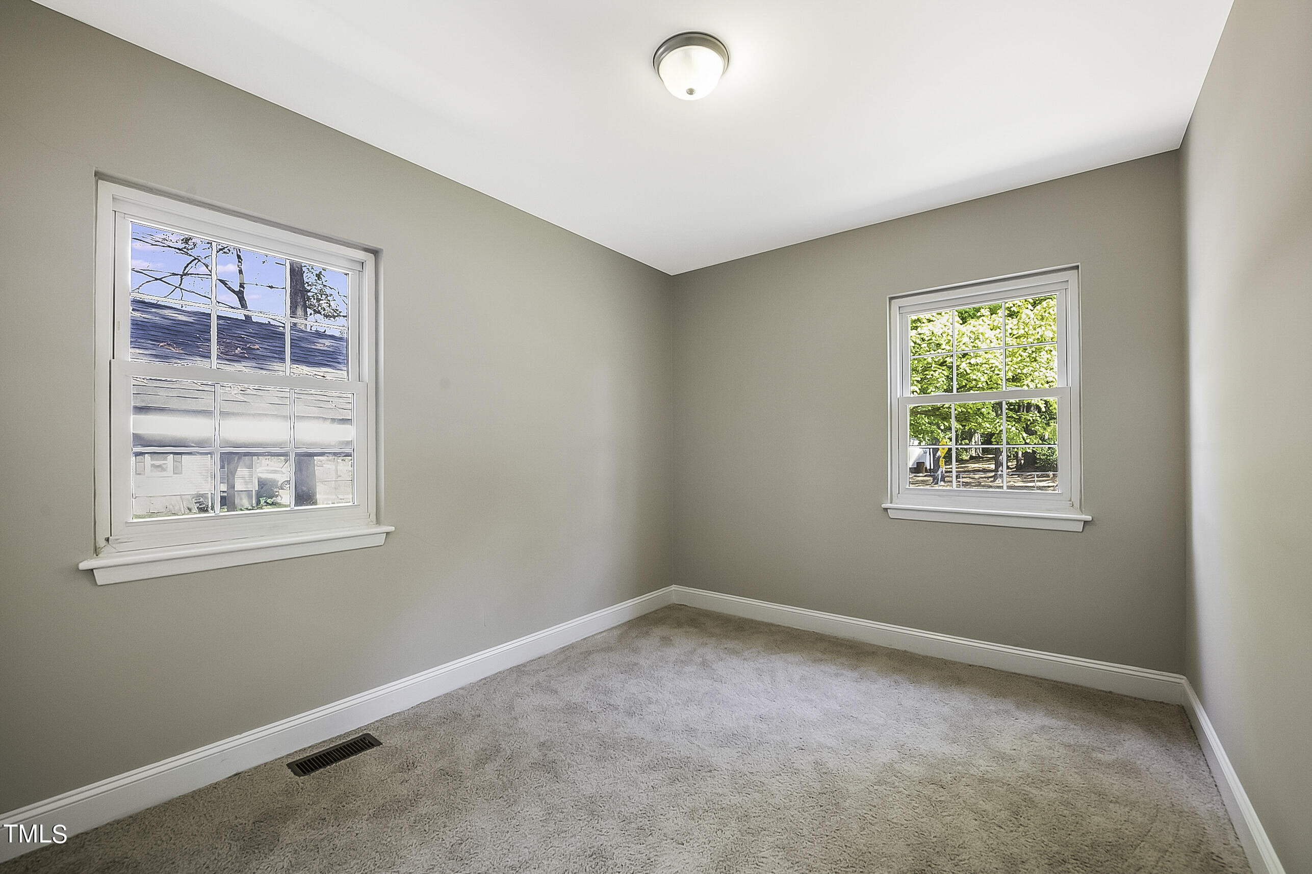 825 Da Vinci Street