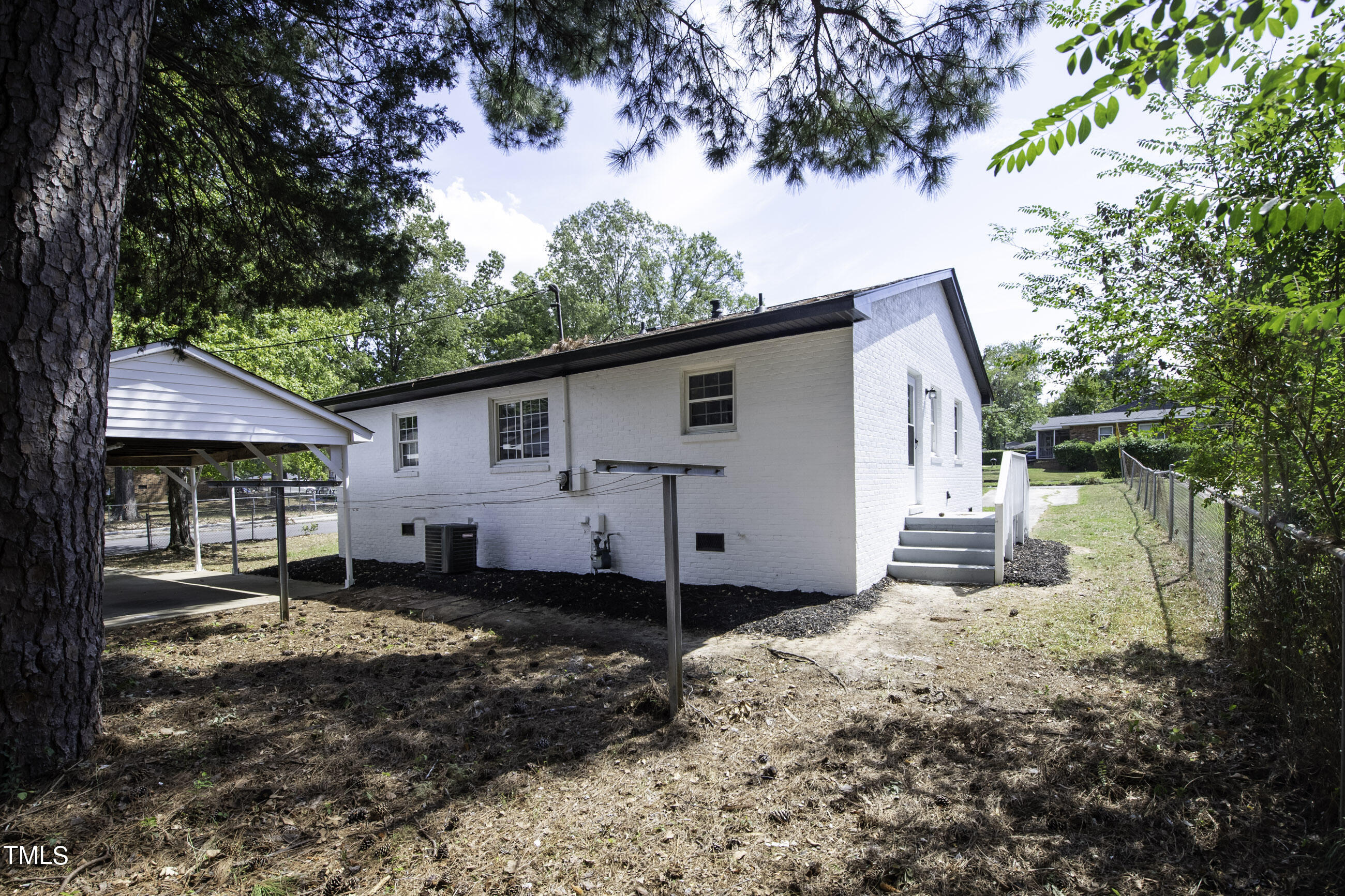 825 Da Vinci Street