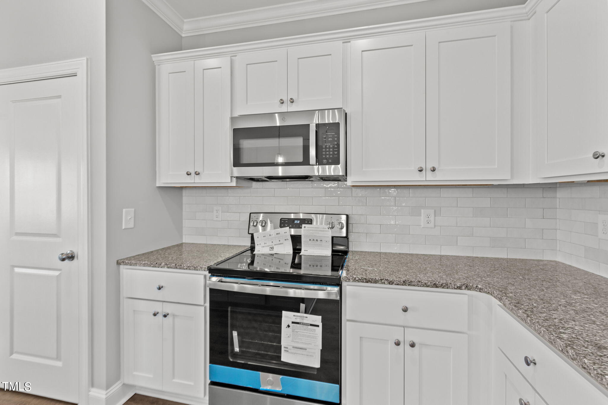 3826 Valleyfield Lane