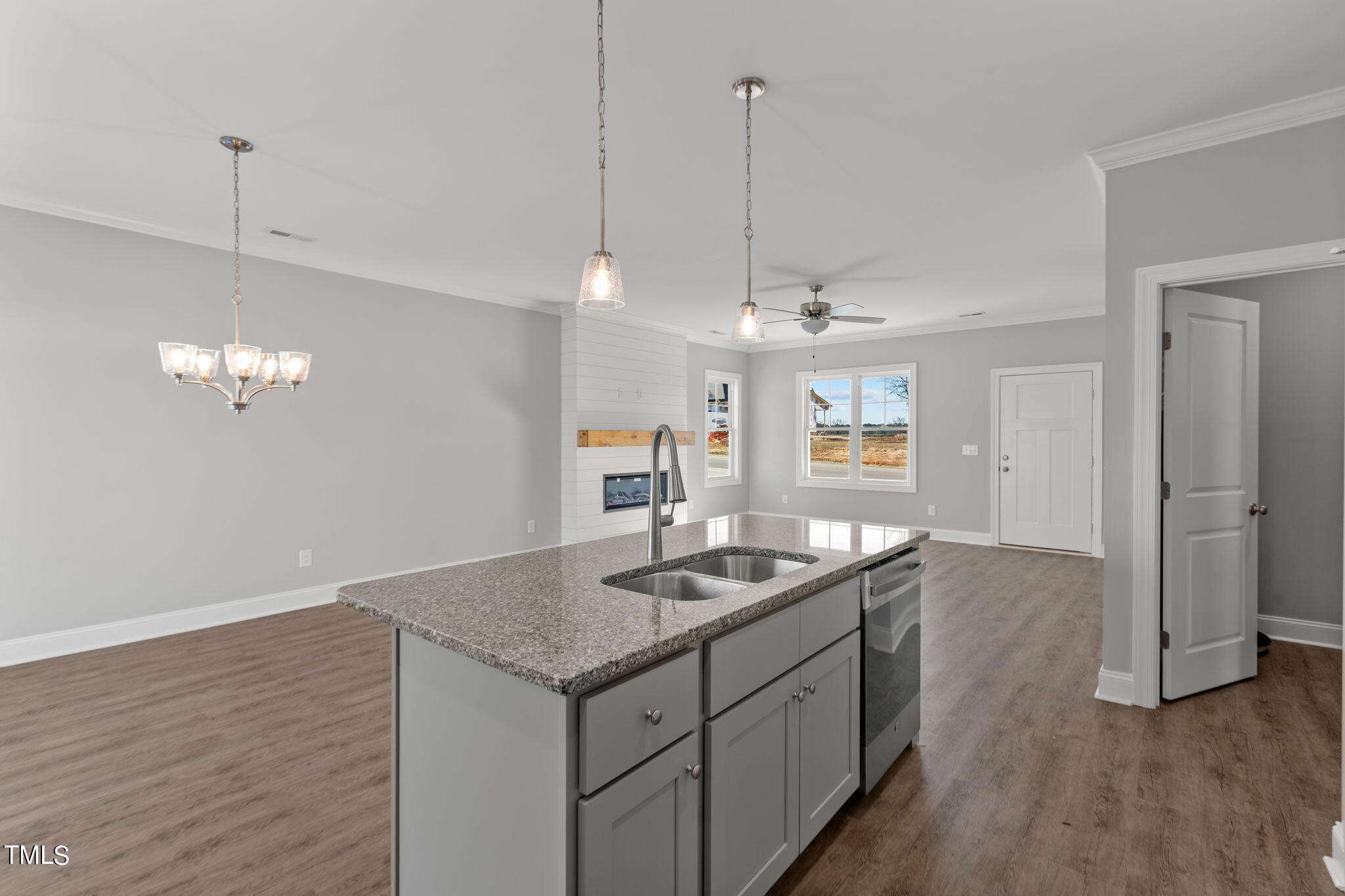 3826 Valleyfield Lane