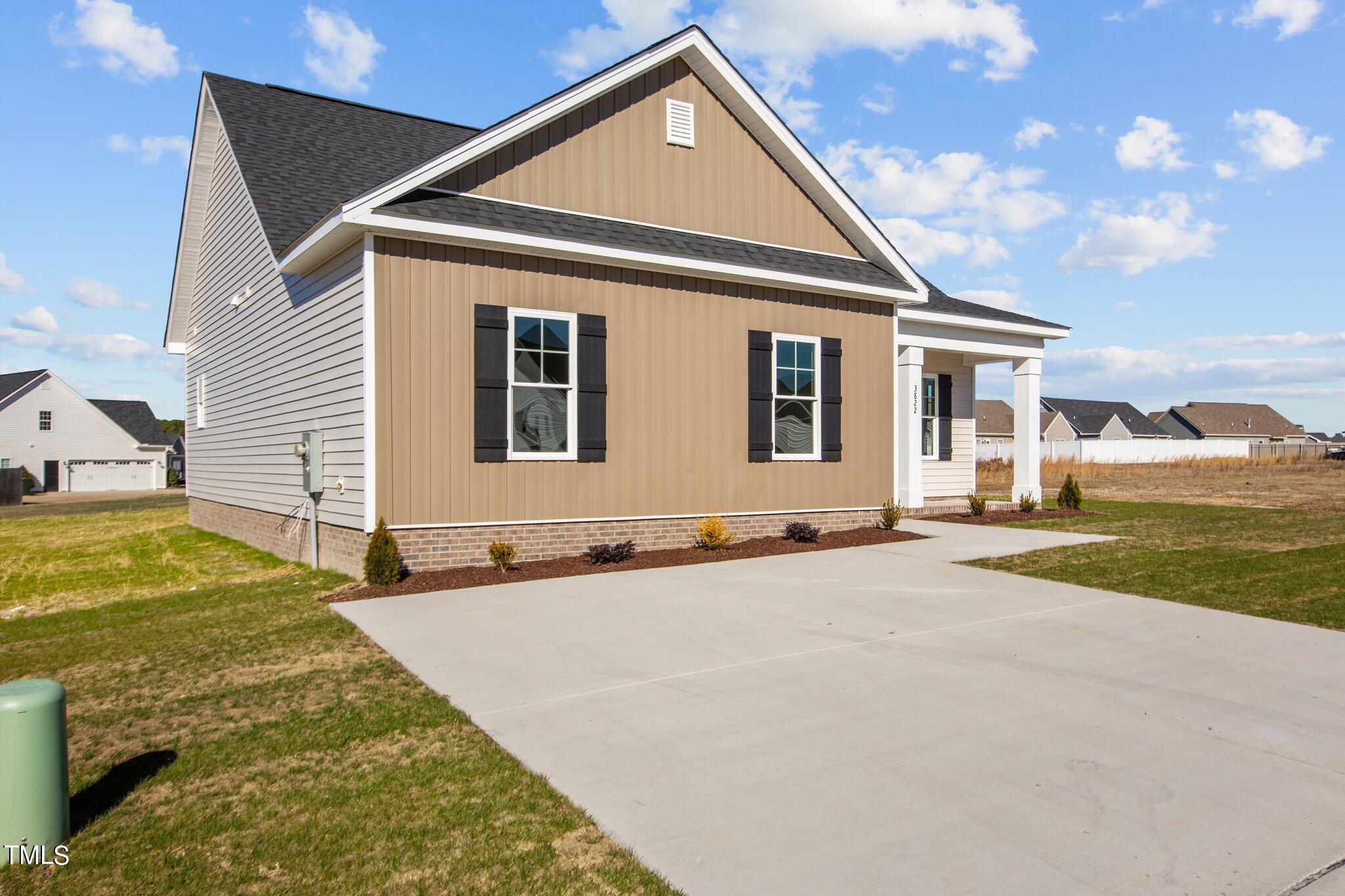 3822 Valleyfield Lane