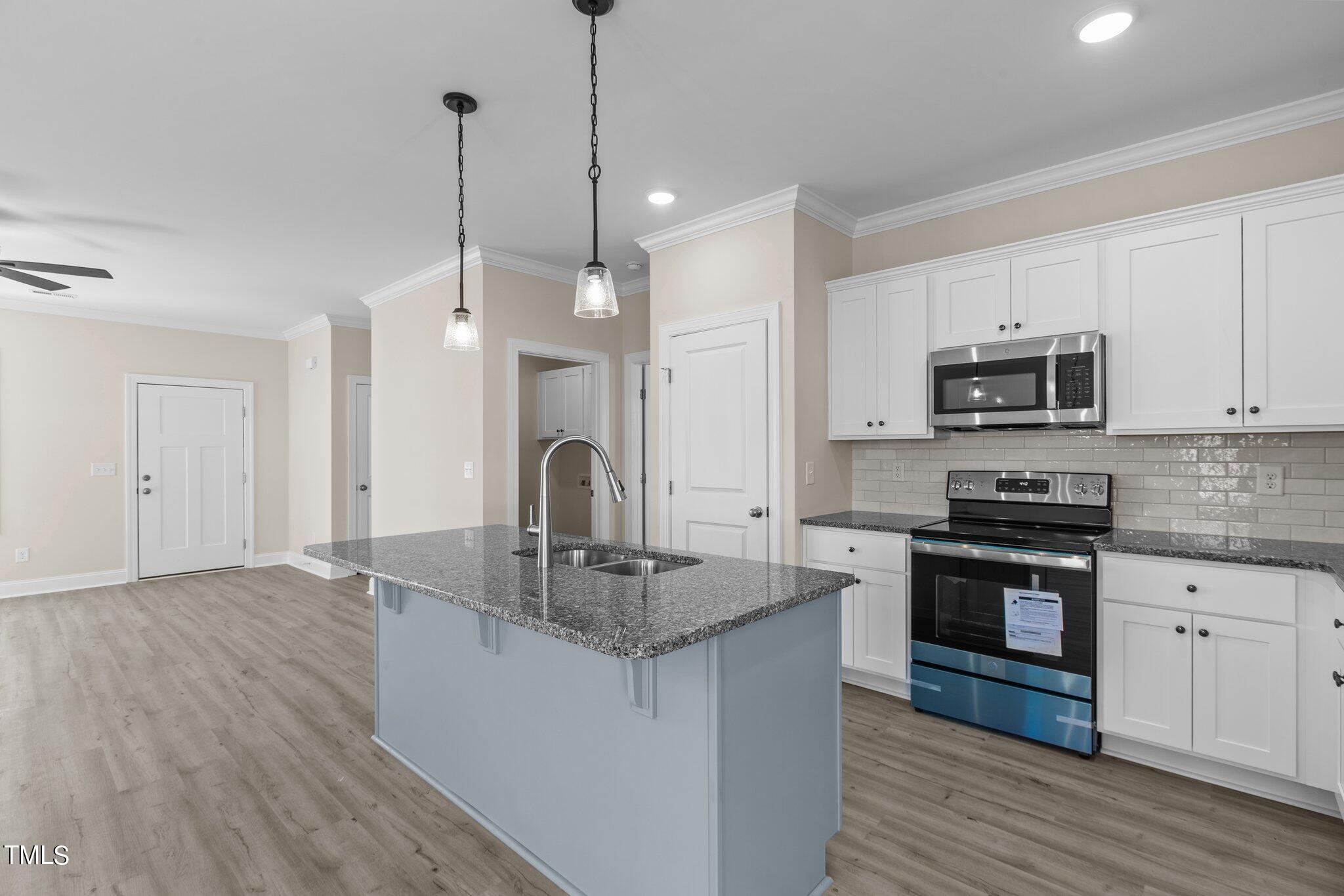 3822 Valleyfield Lane