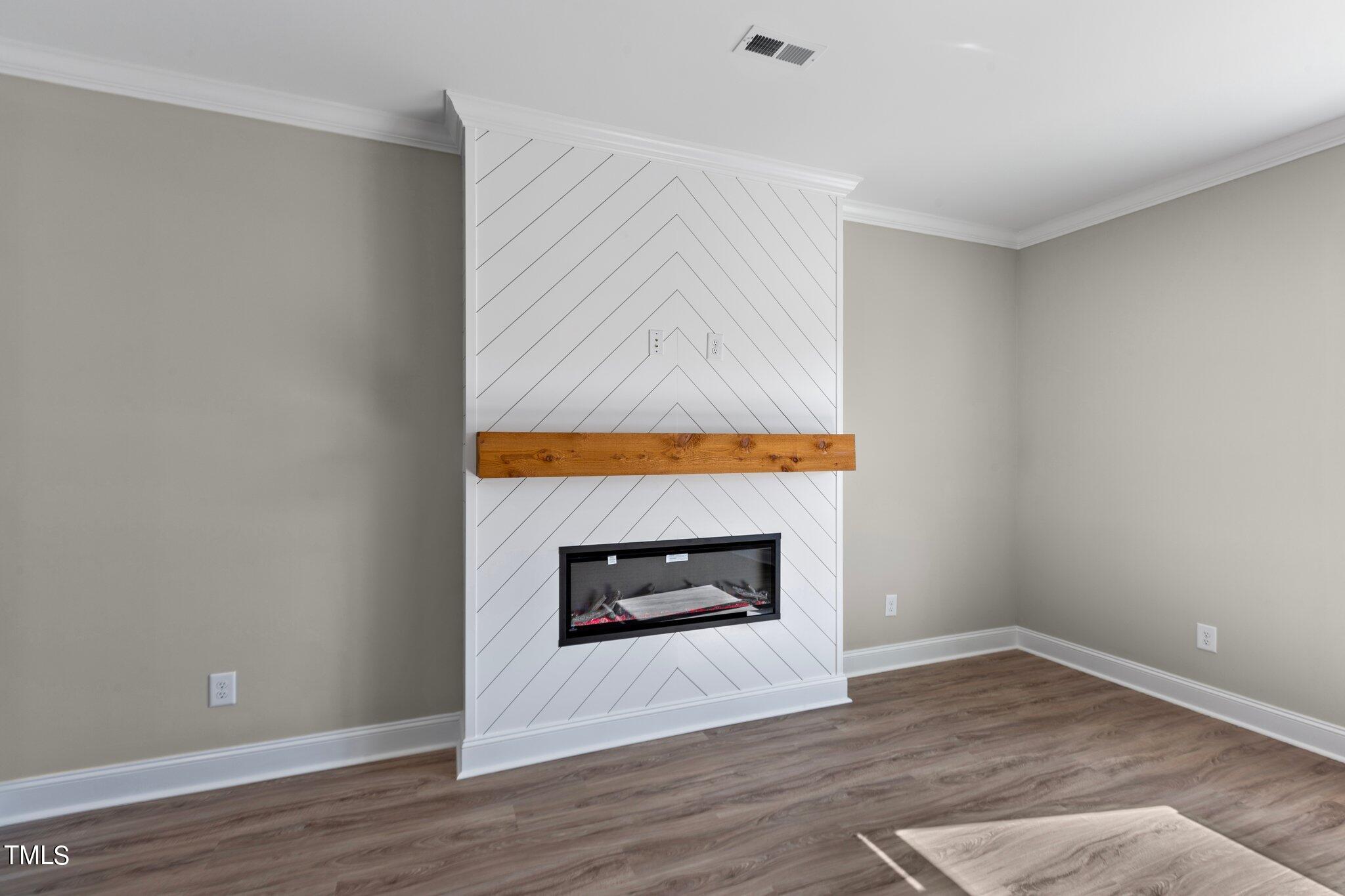 3824 Valleyfield Lane