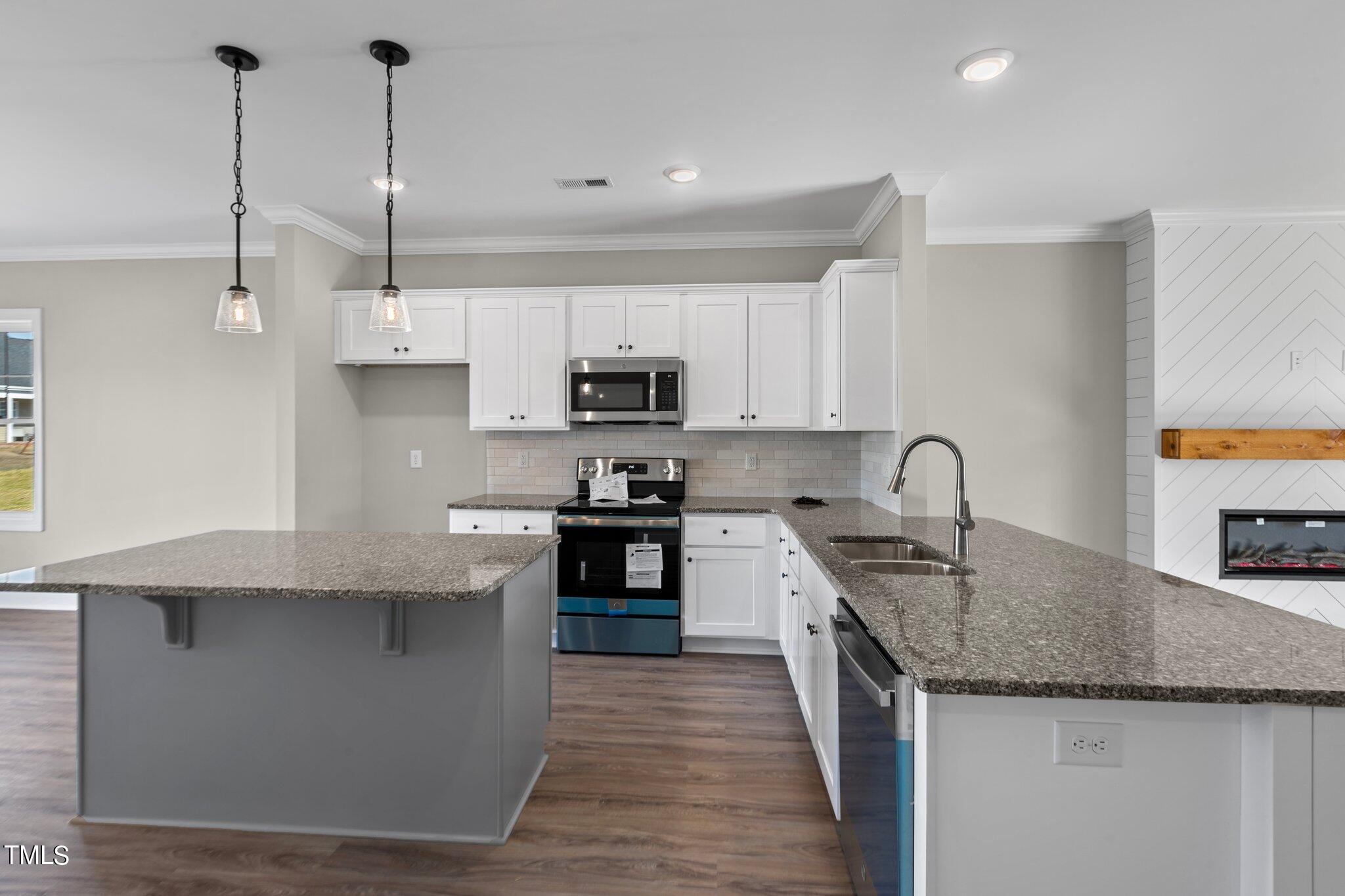 3824 Valleyfield Lane