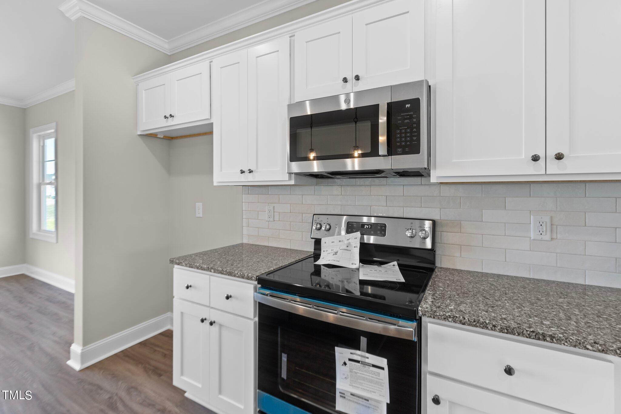 3824 Valleyfield Lane