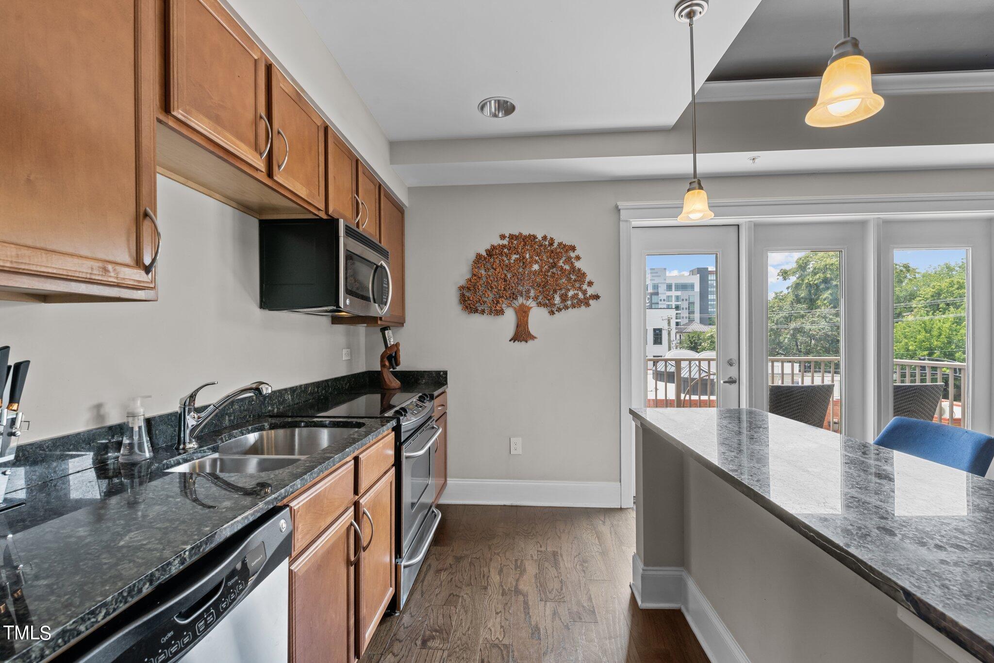 222 Glenwood Avenue # 421