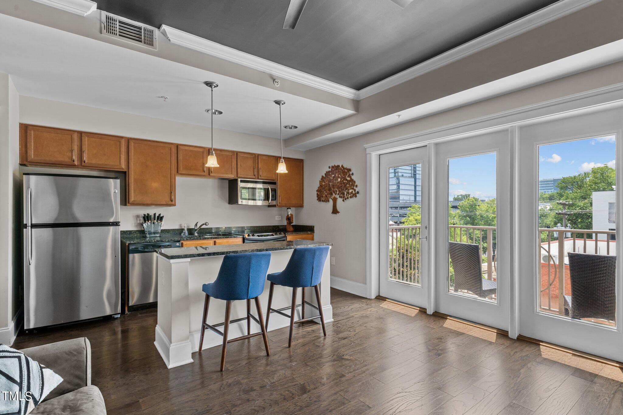 222 Glenwood Avenue # 421