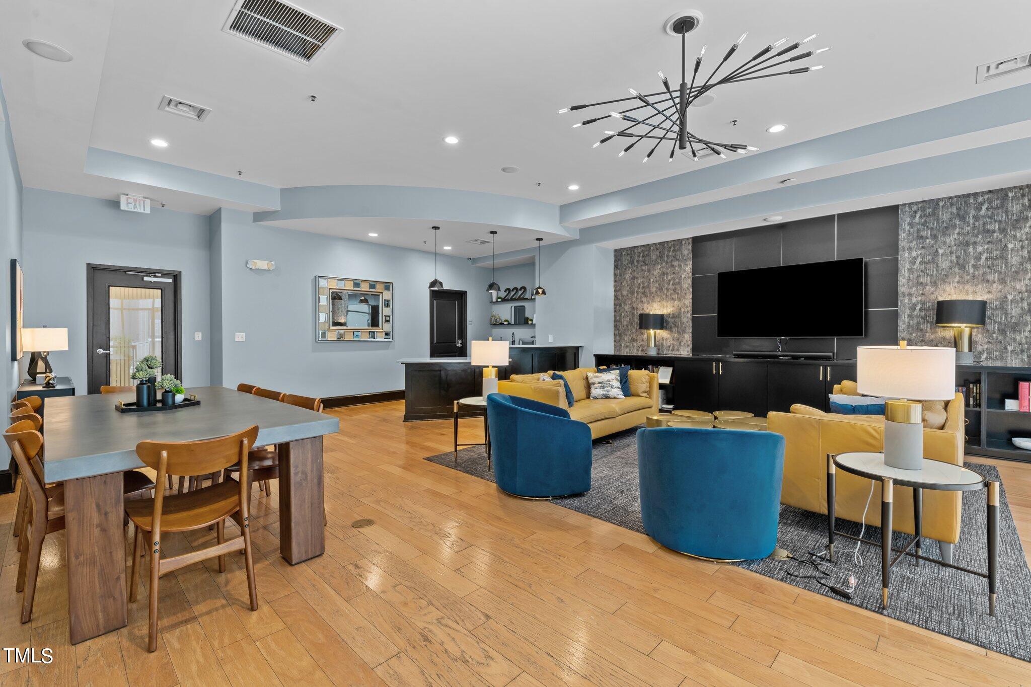 222 Glenwood Avenue # 421