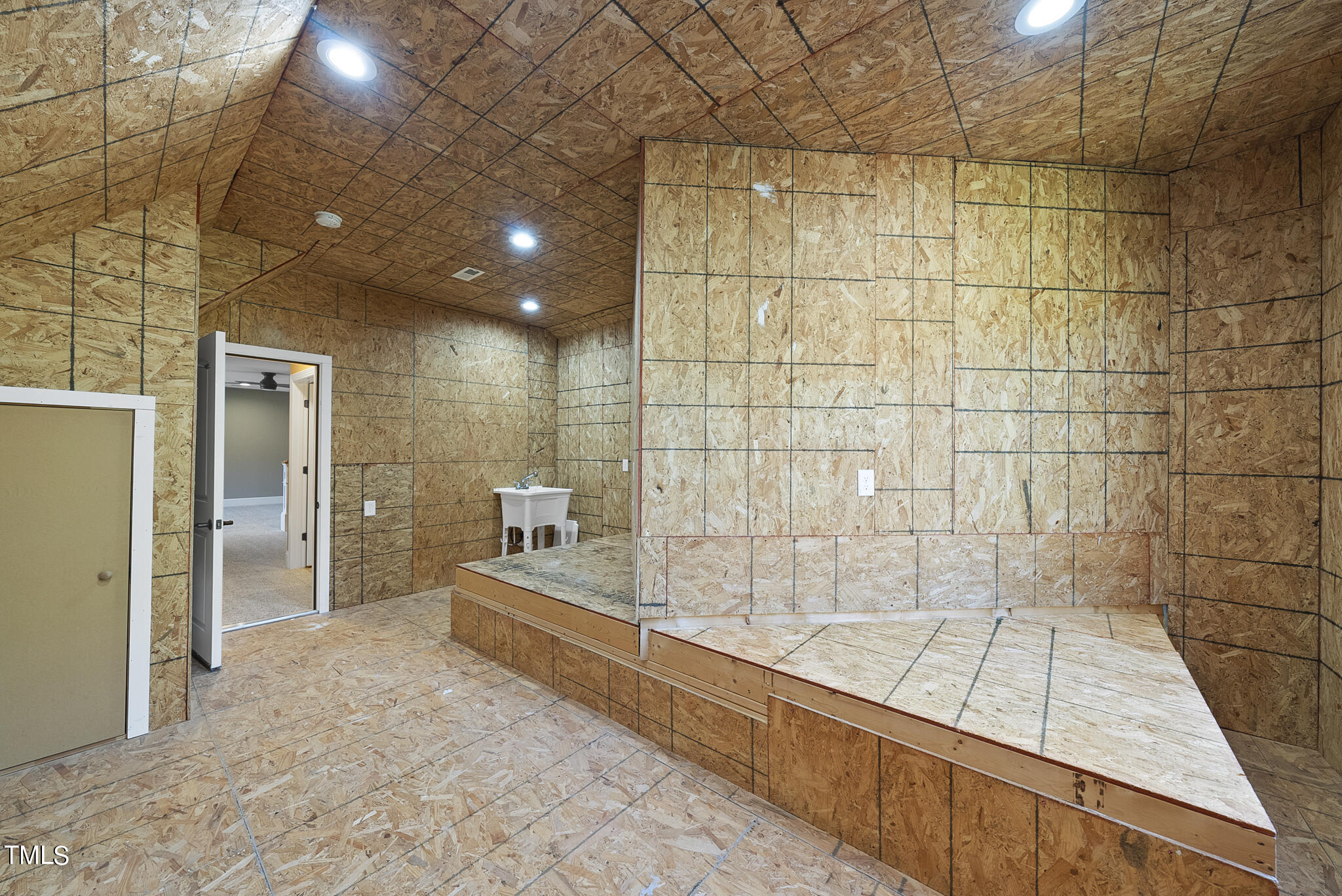 1107 Dovefield Lane
