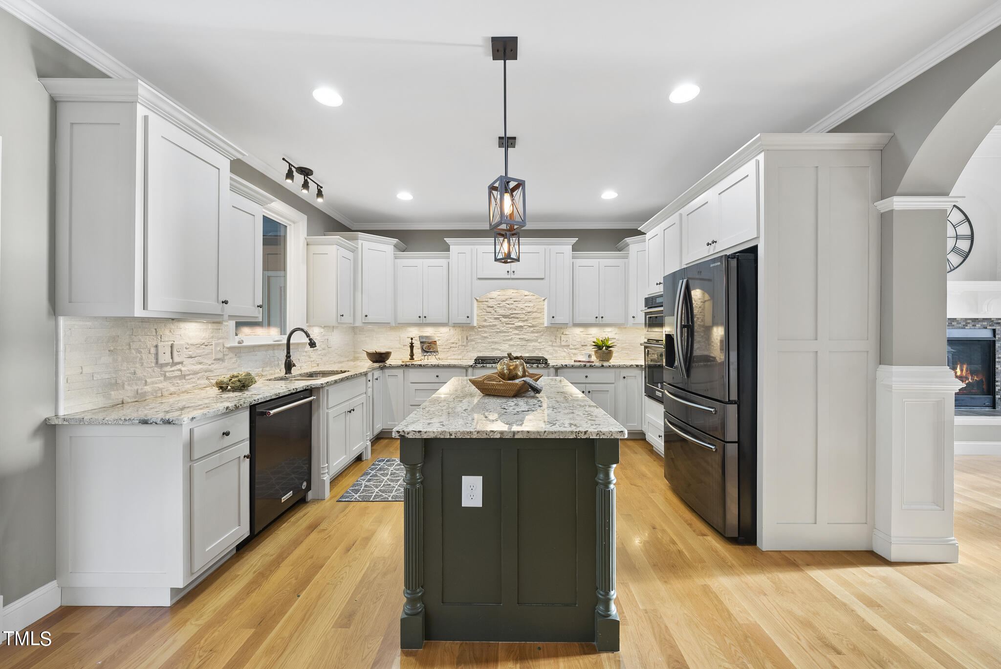 1107 Dovefield Lane