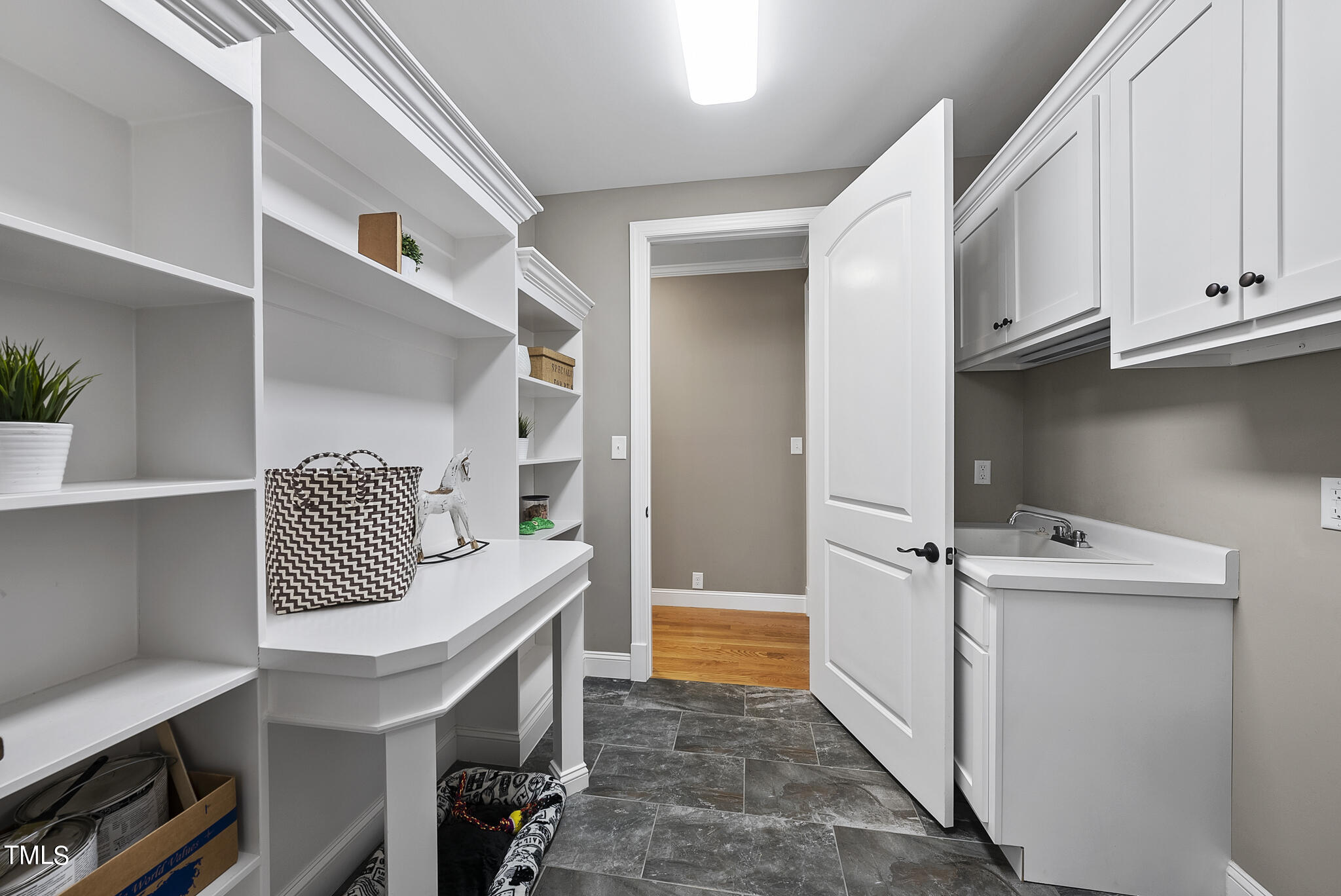 1107 Dovefield Lane