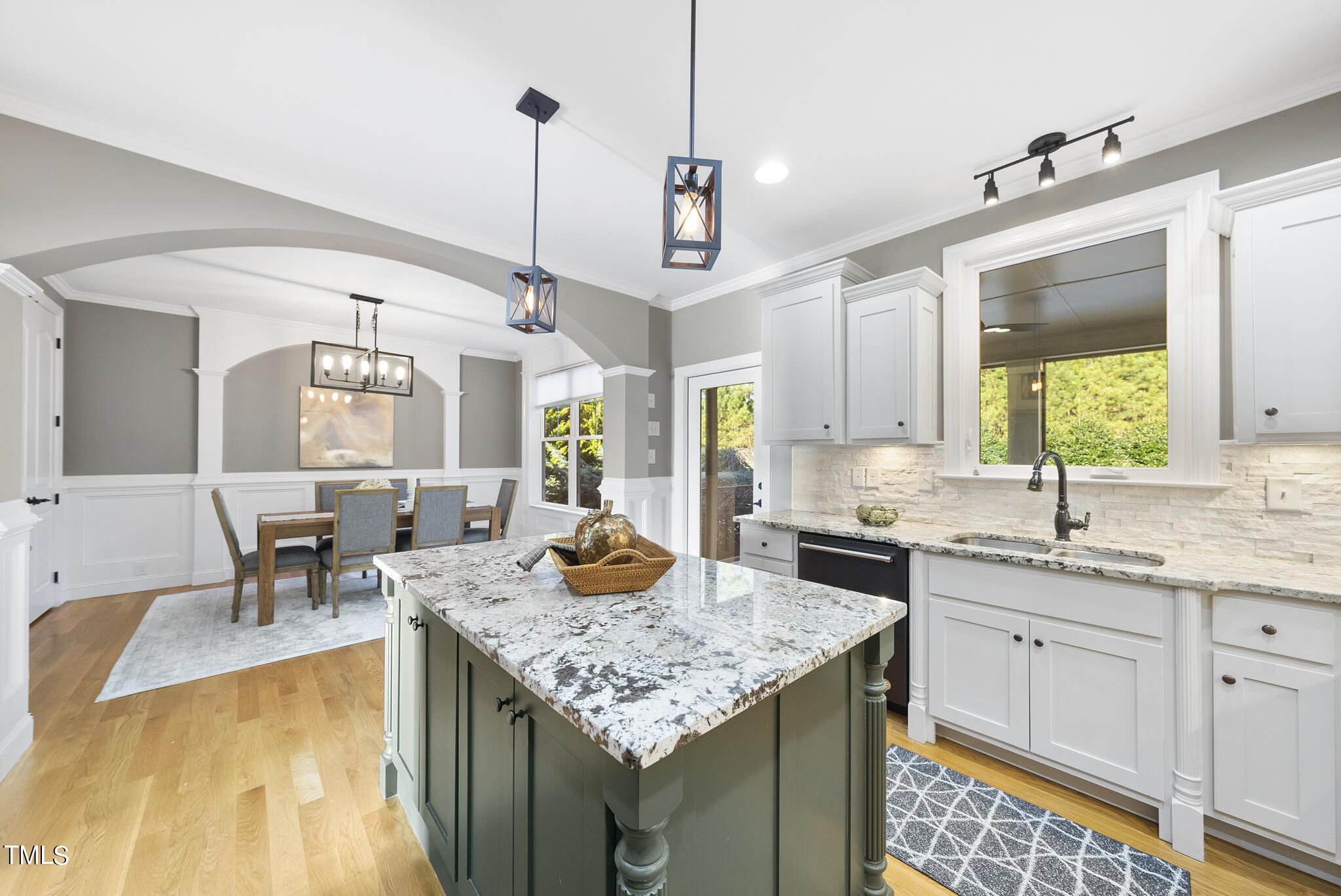 1107 Dovefield Lane