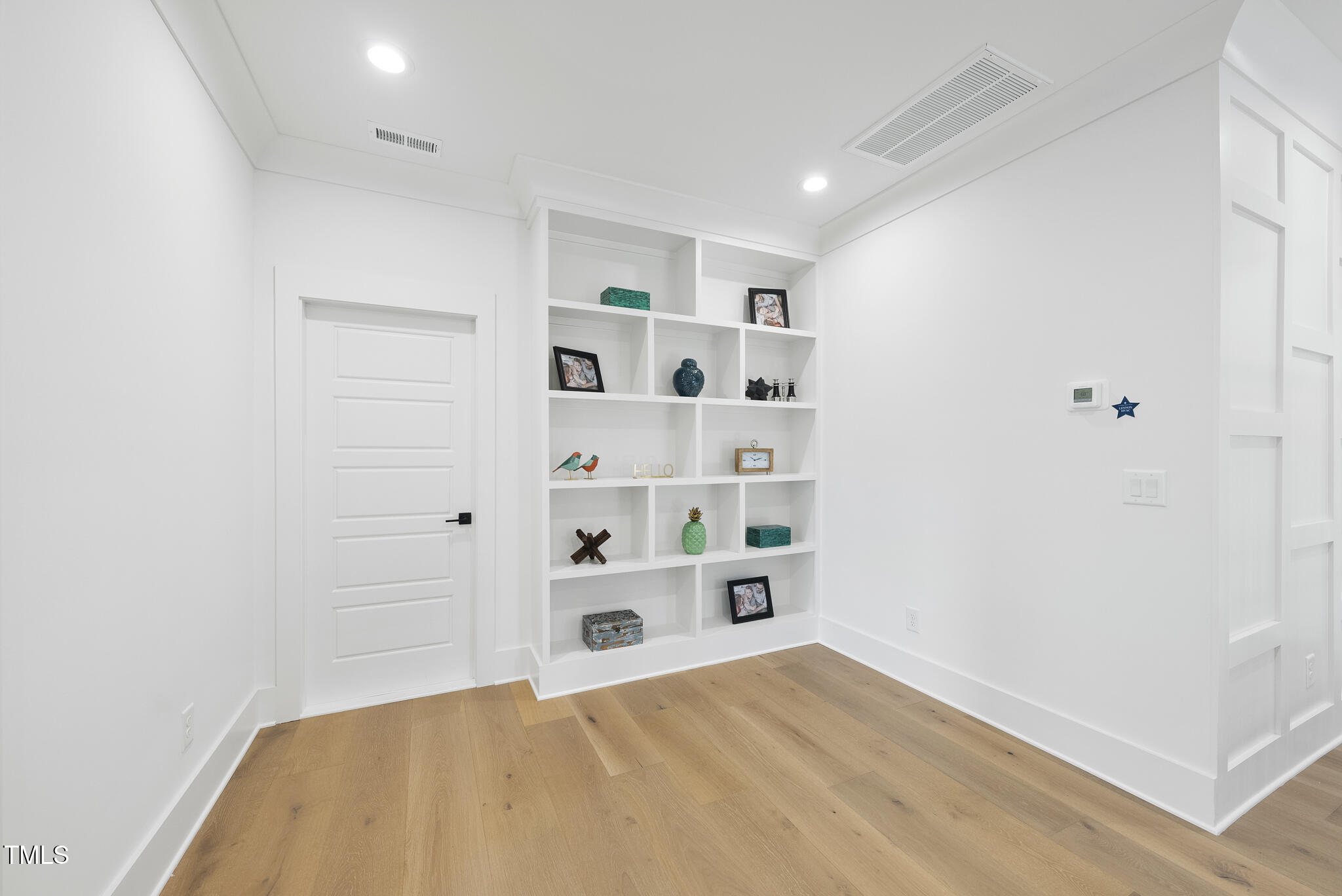 5305 Dixon Drive