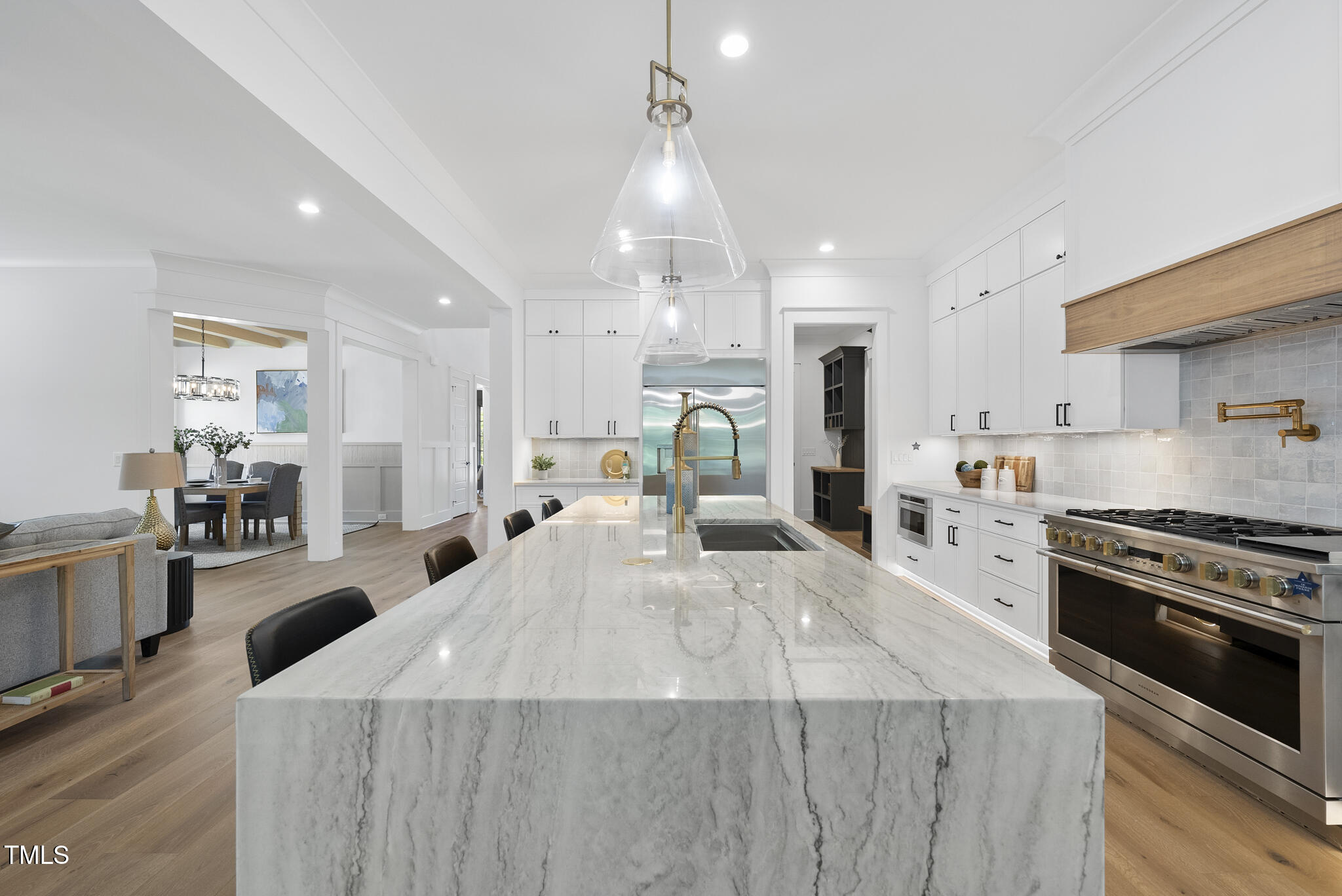 5305 Dixon Drive