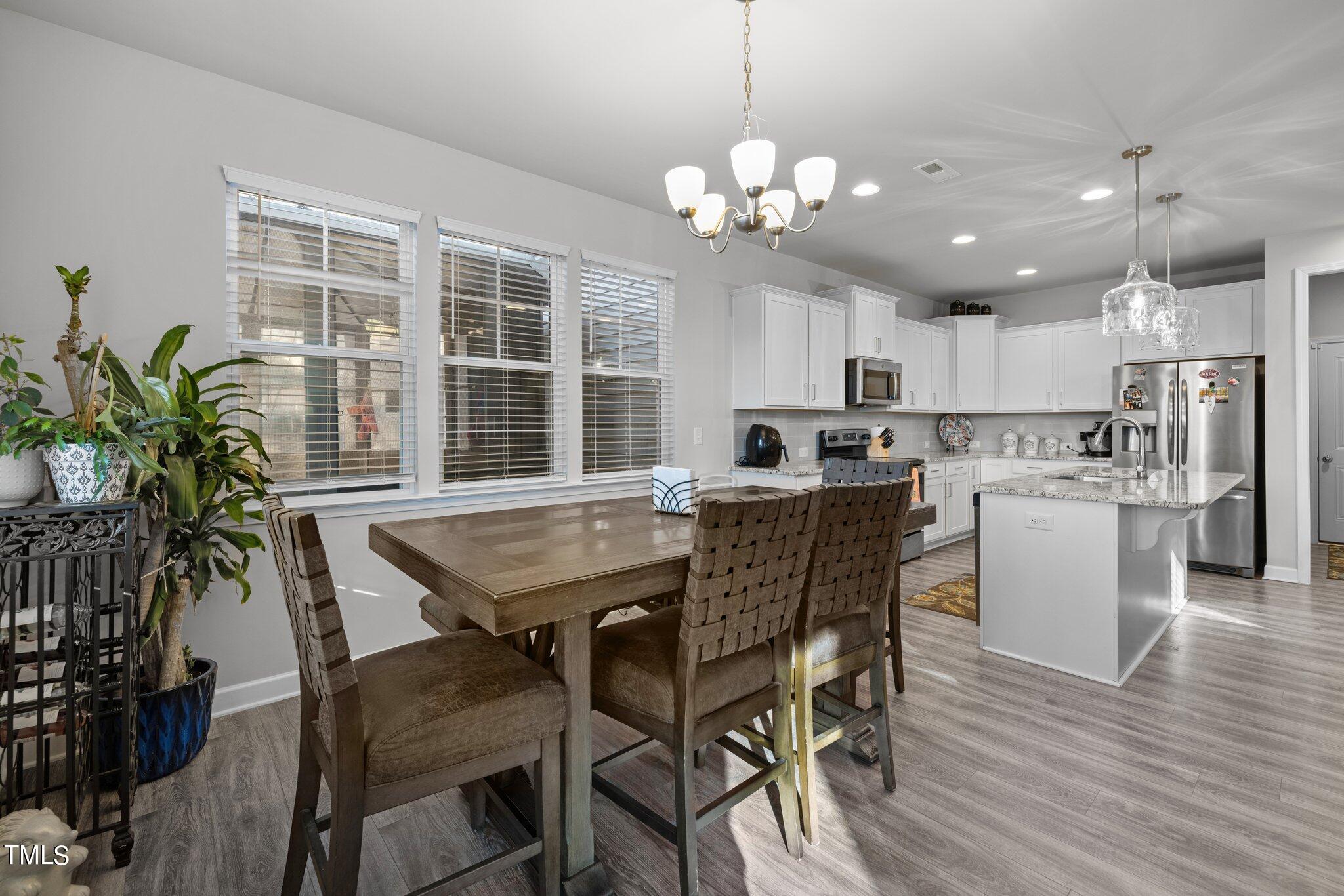 274 W Odell Lane