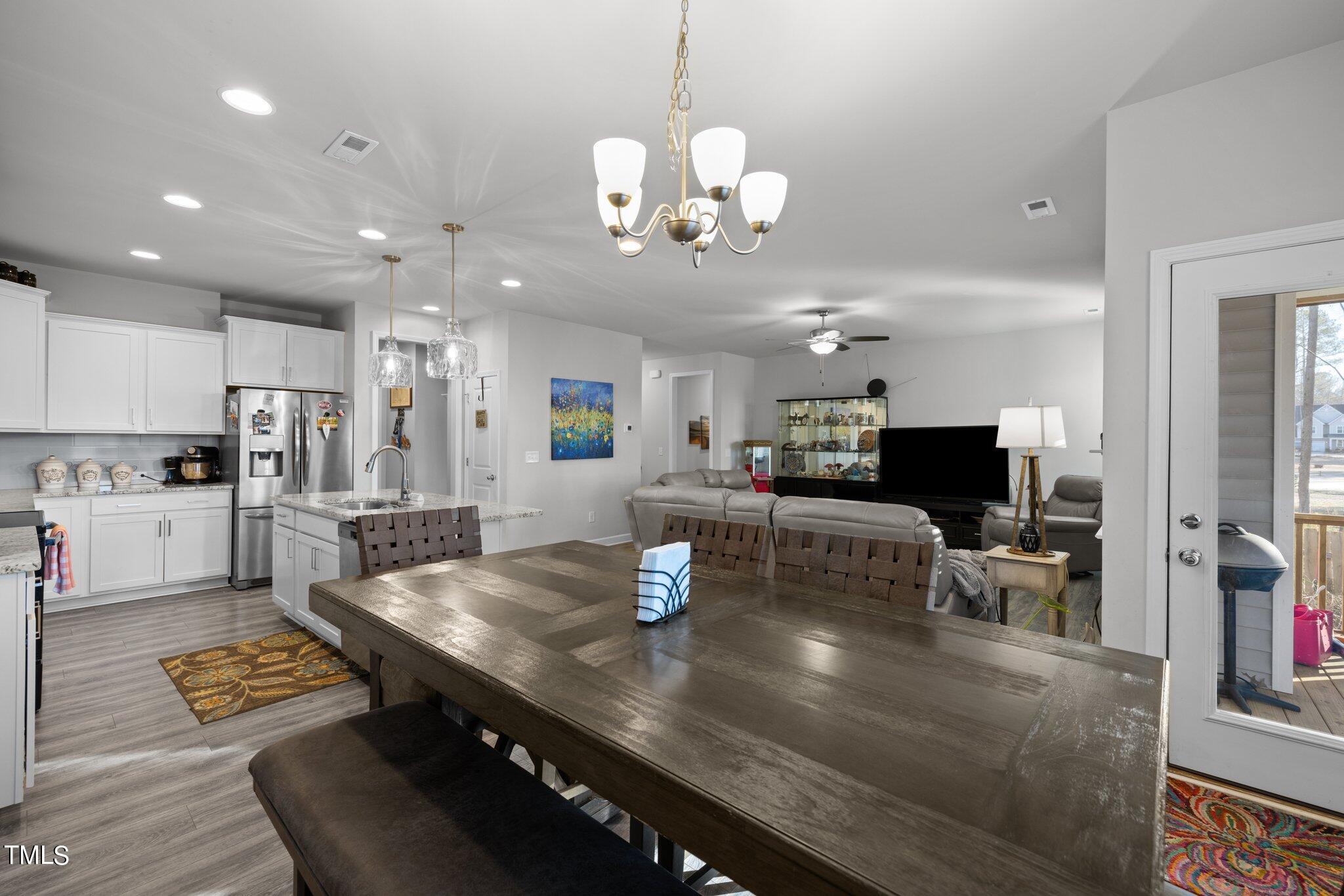 274 W Odell Lane