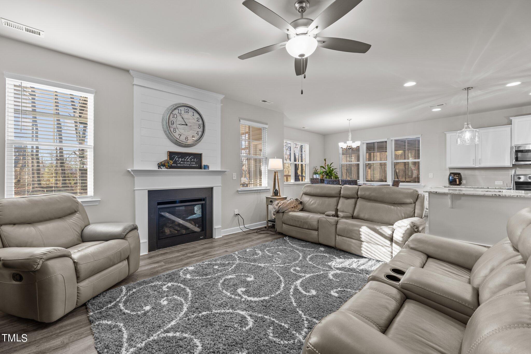 274 W Odell Lane