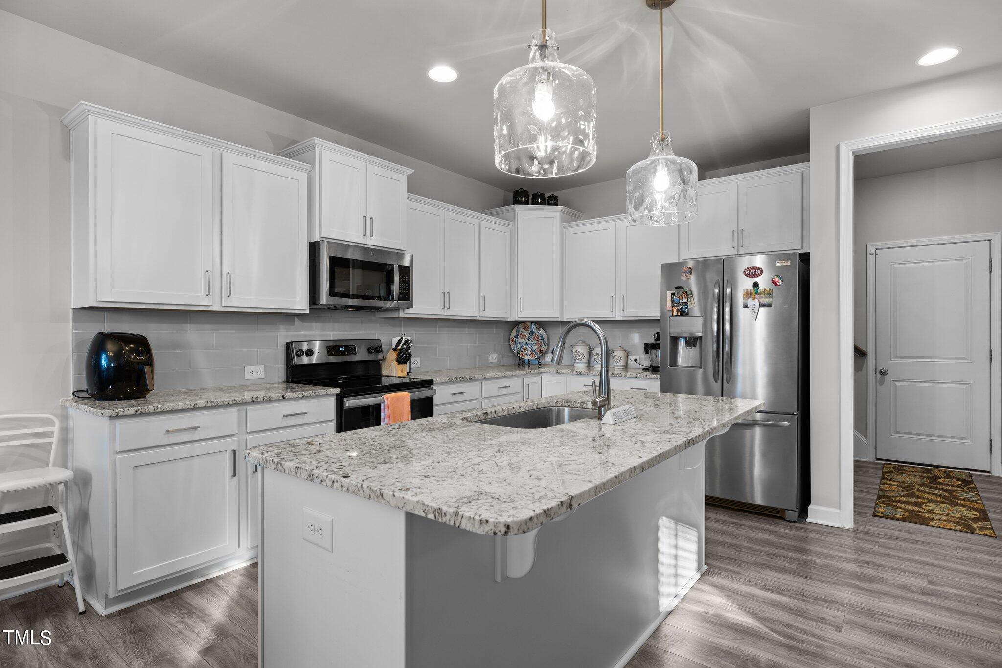 274 W Odell Lane