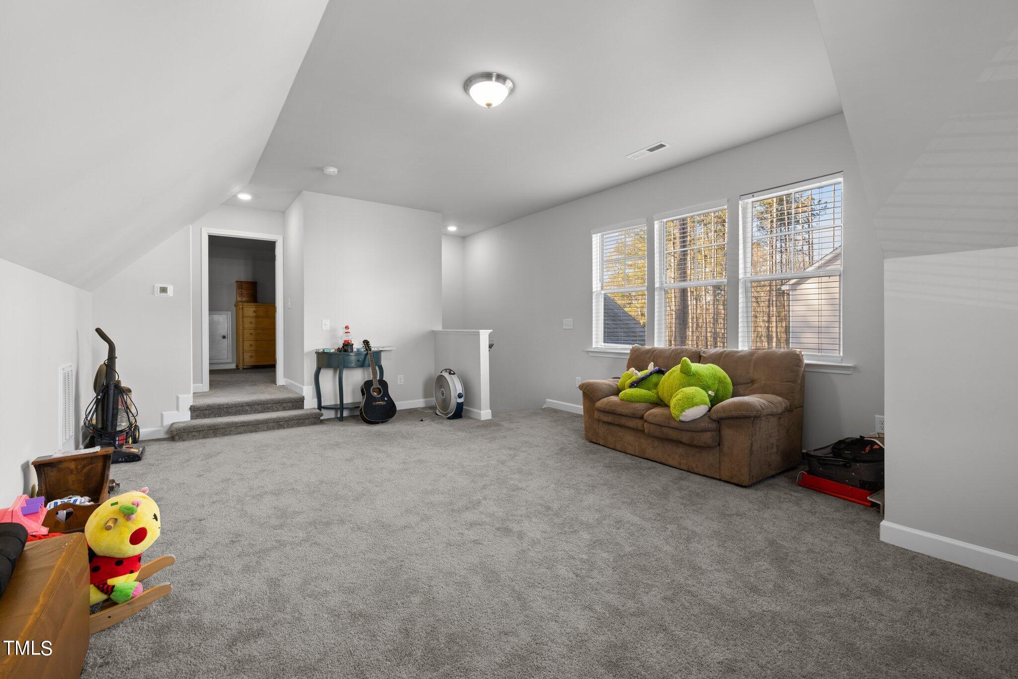 274 W Odell Lane