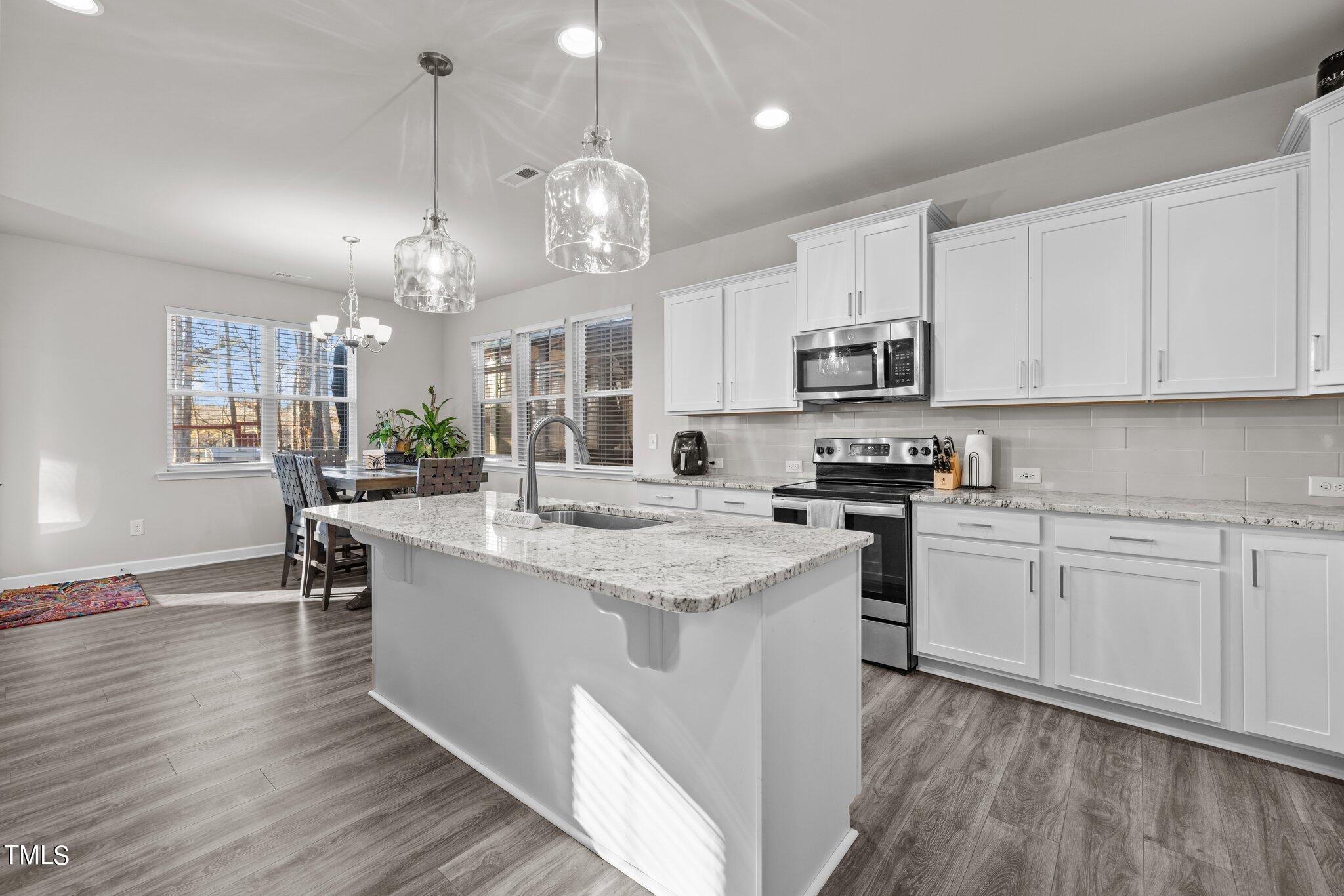274 W Odell Lane