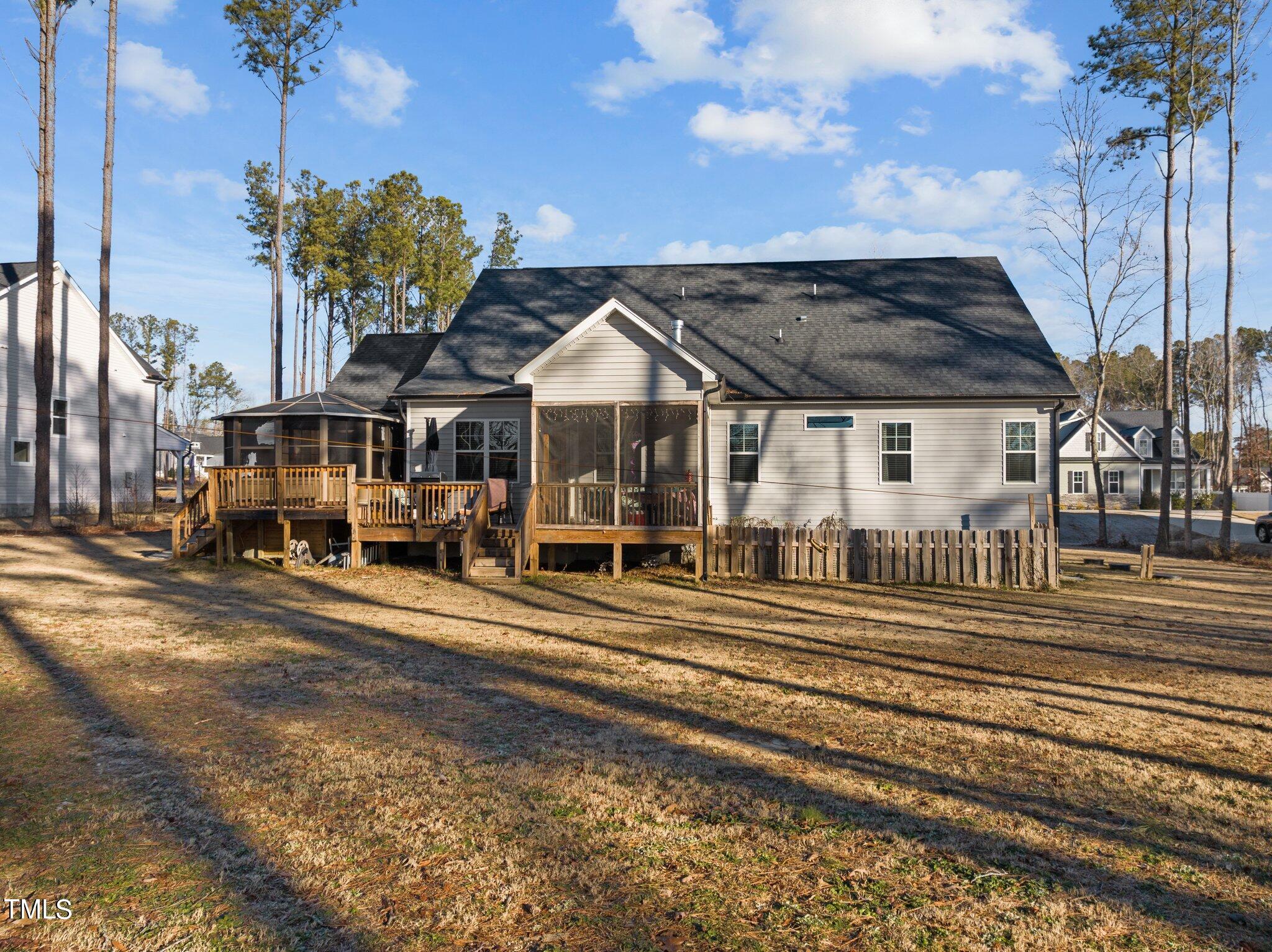 274 W Odell Lane