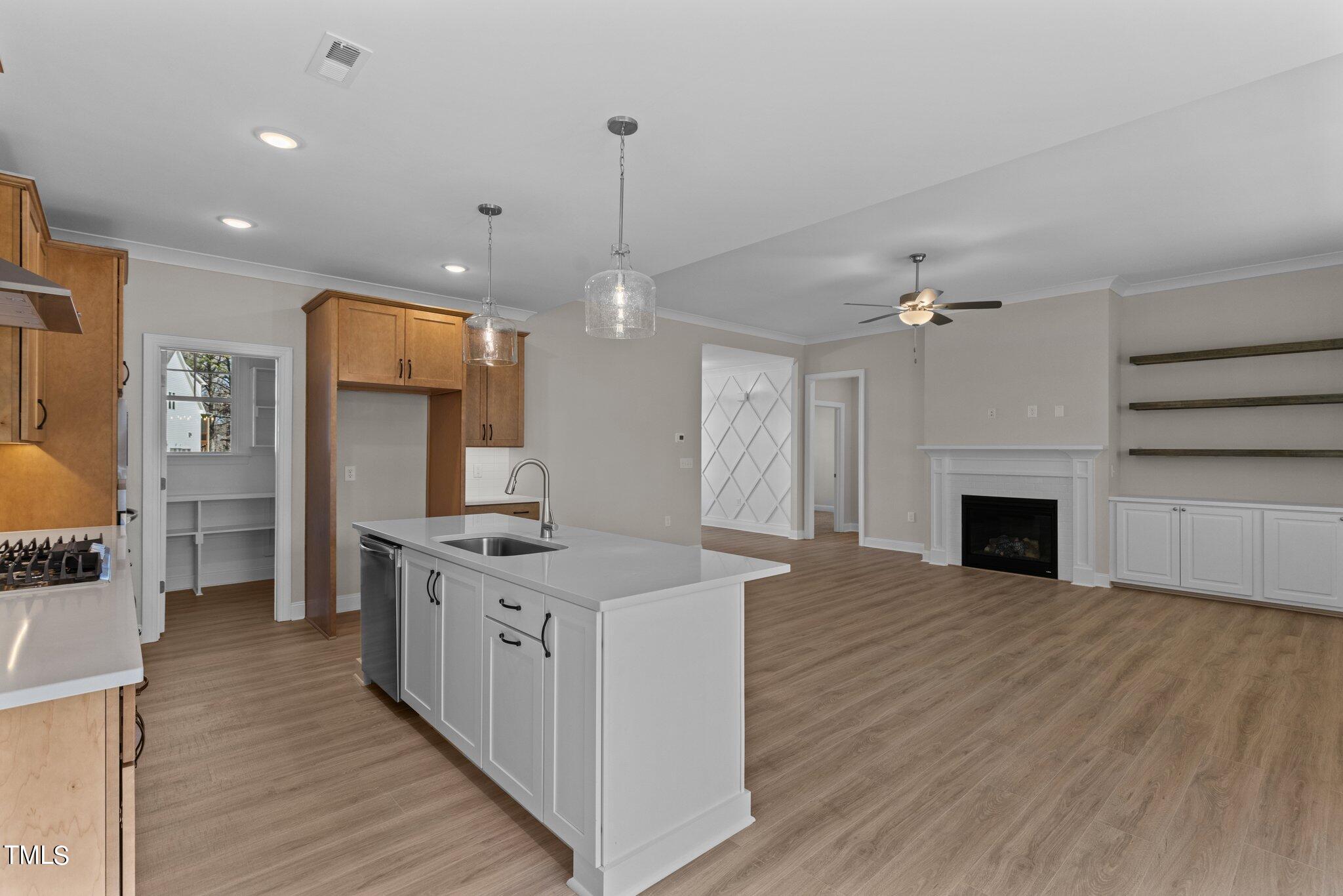 25 Hamilton Way # 33