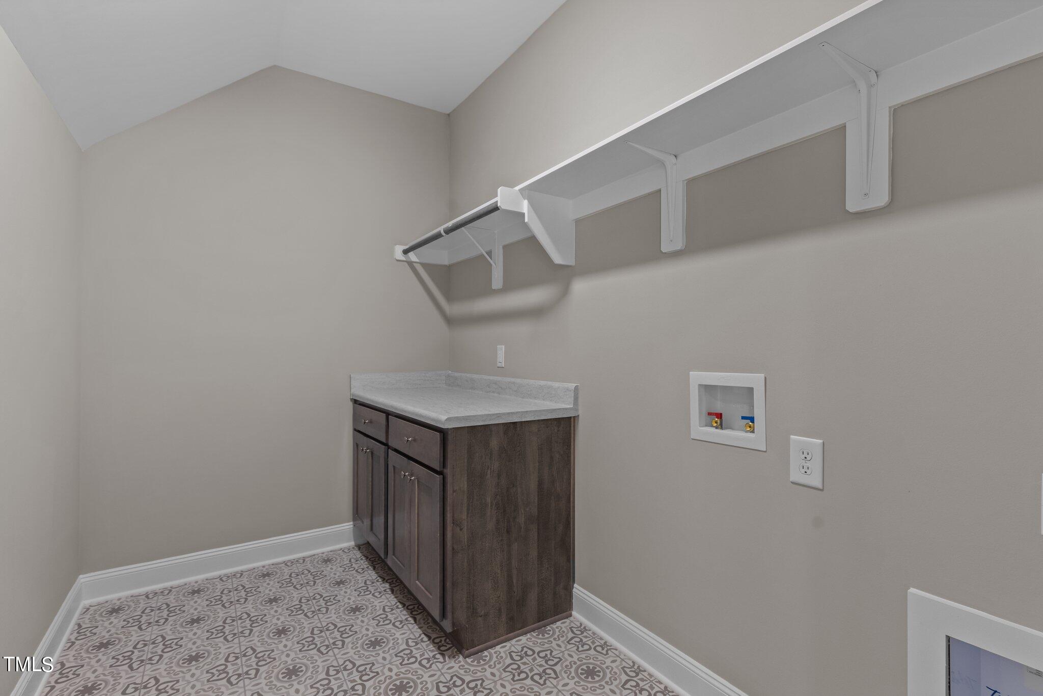 25 Hamilton Way # 33