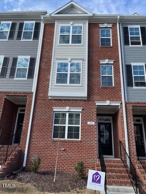 605 Gateway Crossing Lane