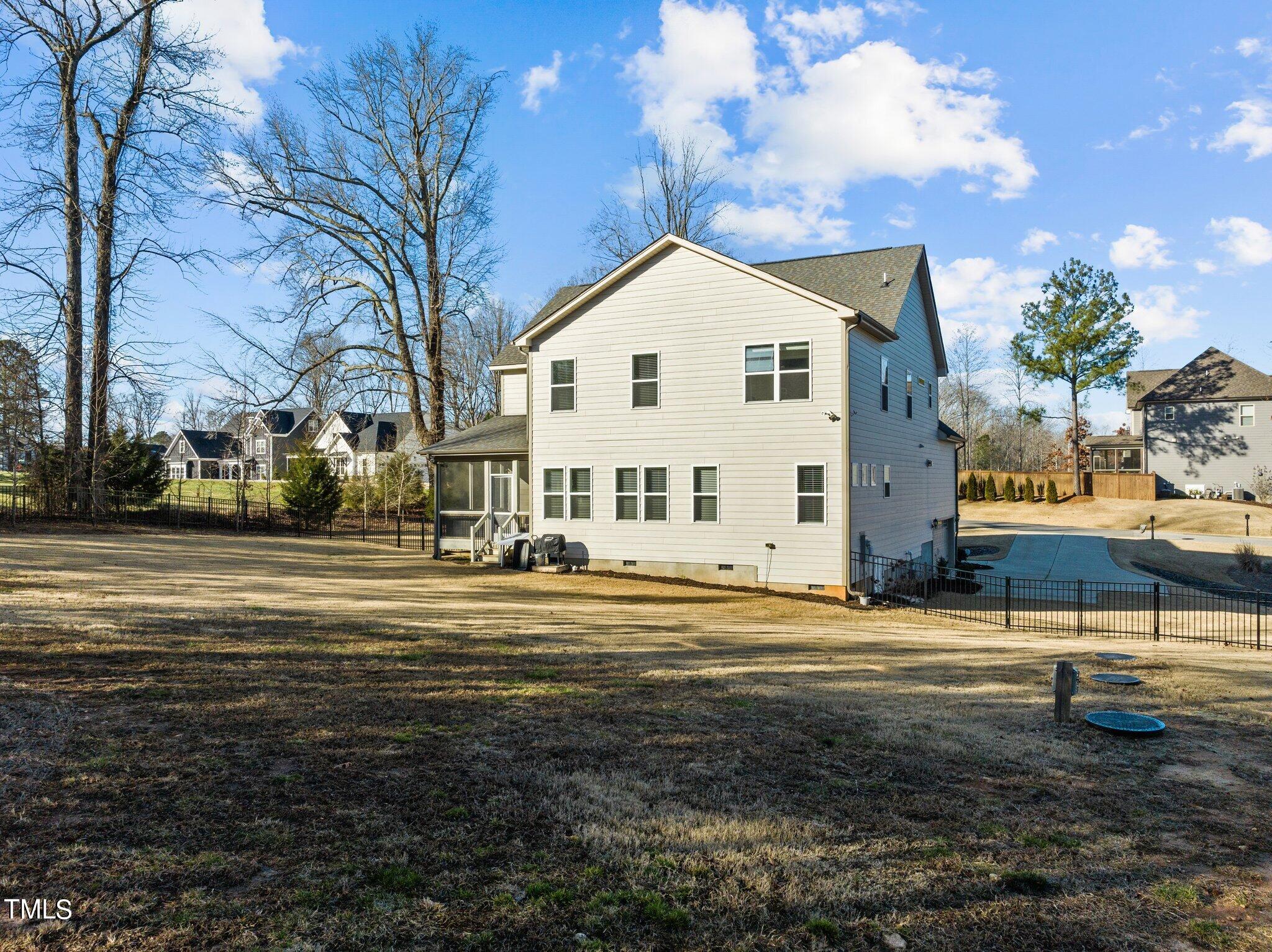 8238 Southmoor Hill Trail