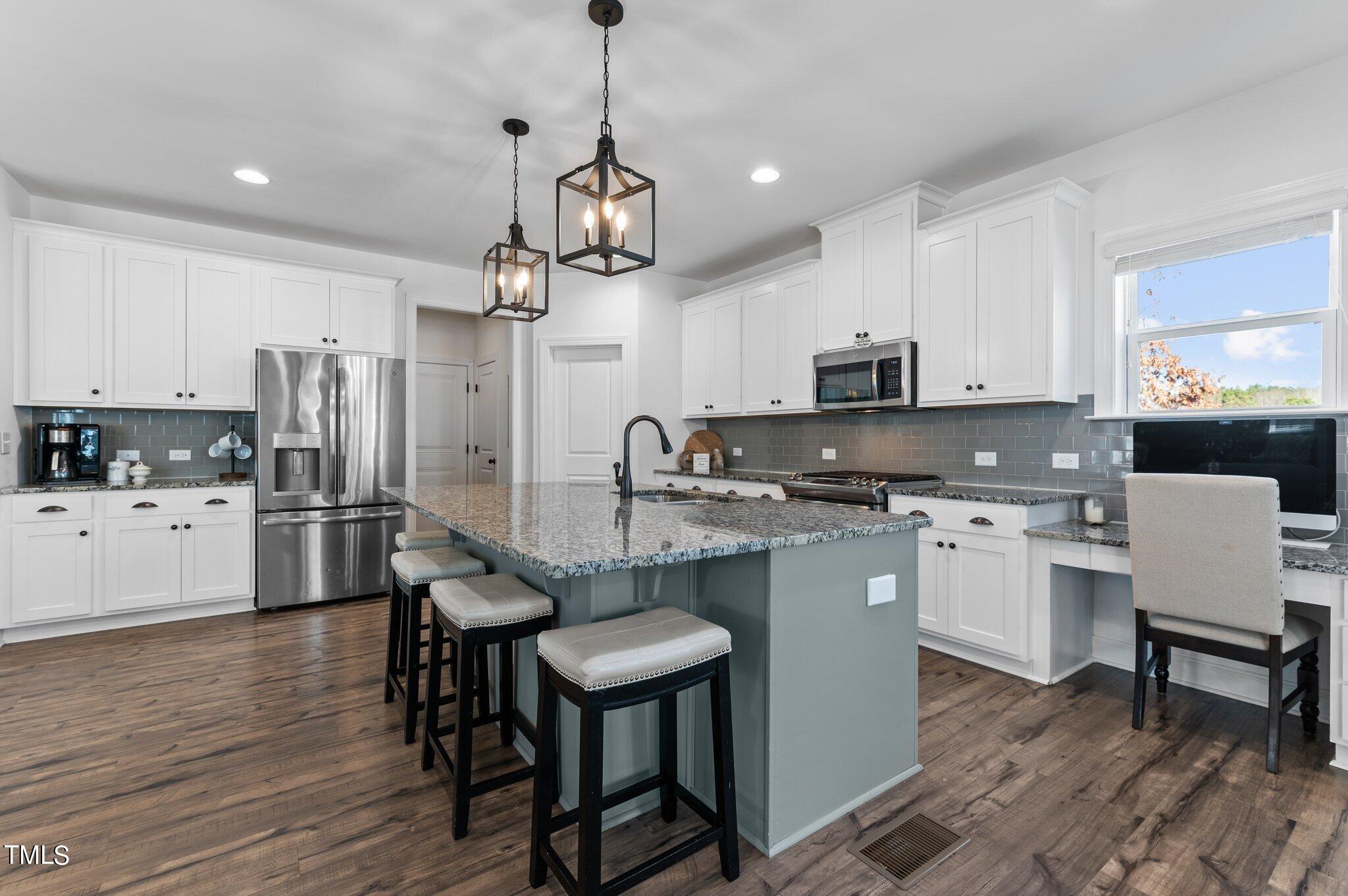 8238 Southmoor Hill Trail