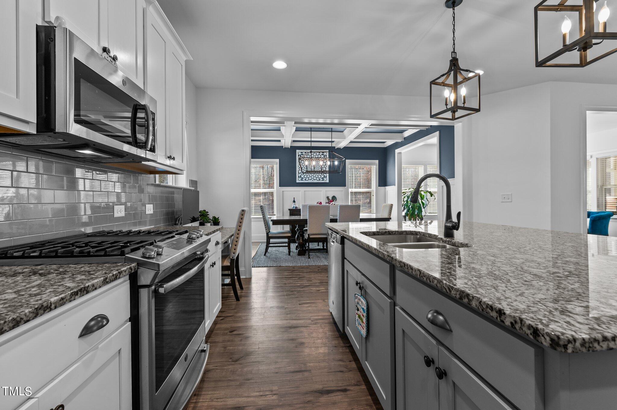 8238 Southmoor Hill Trail