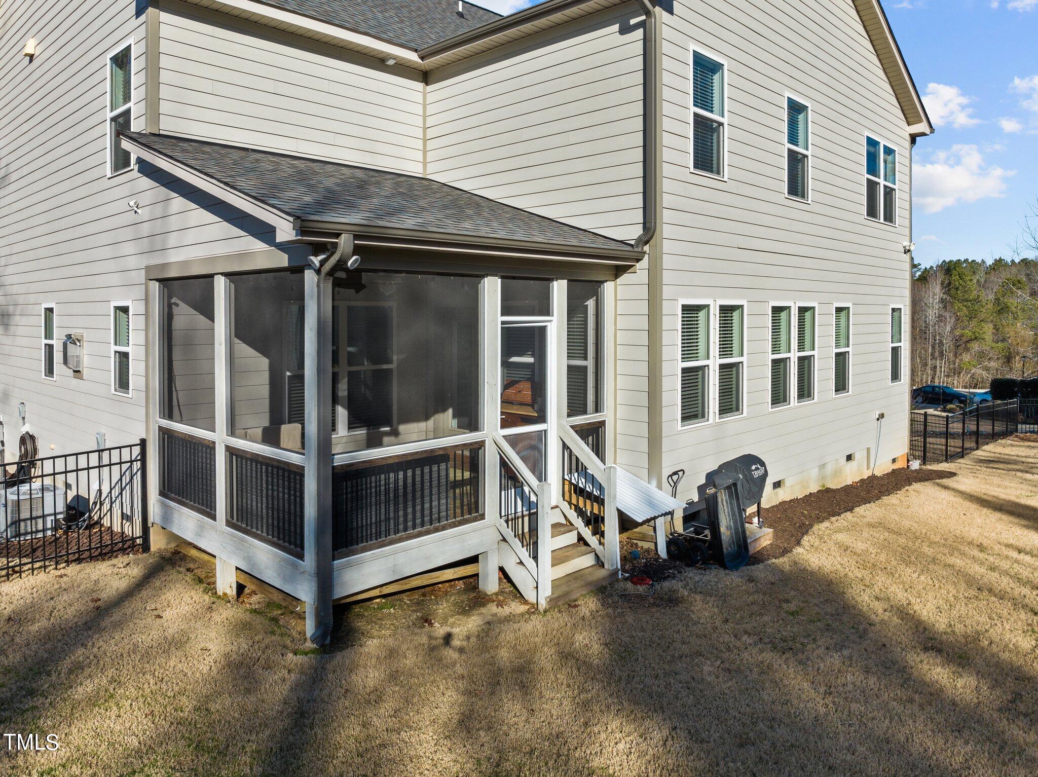 8238 Southmoor Hill Trail
