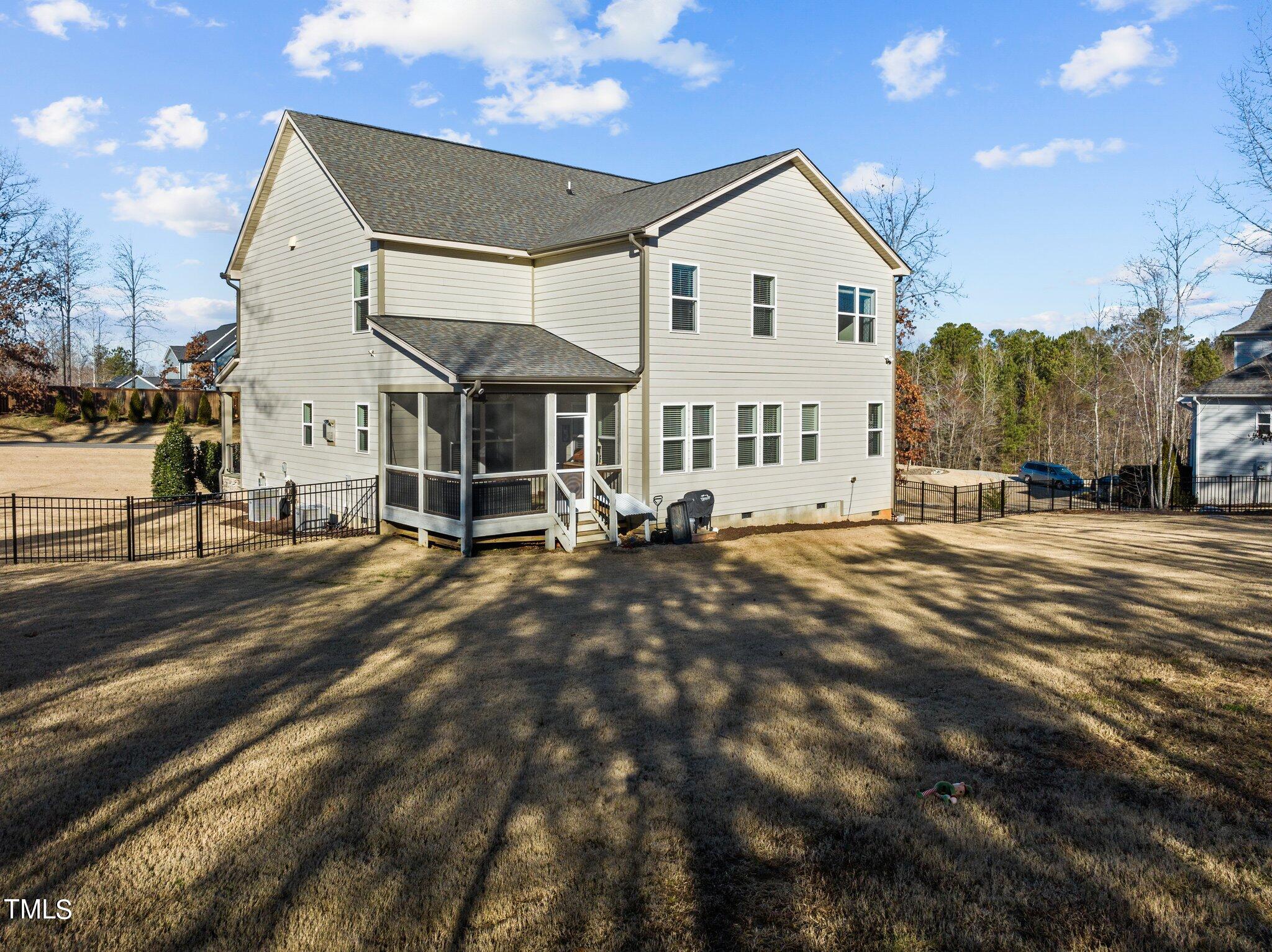 8238 Southmoor Hill Trail