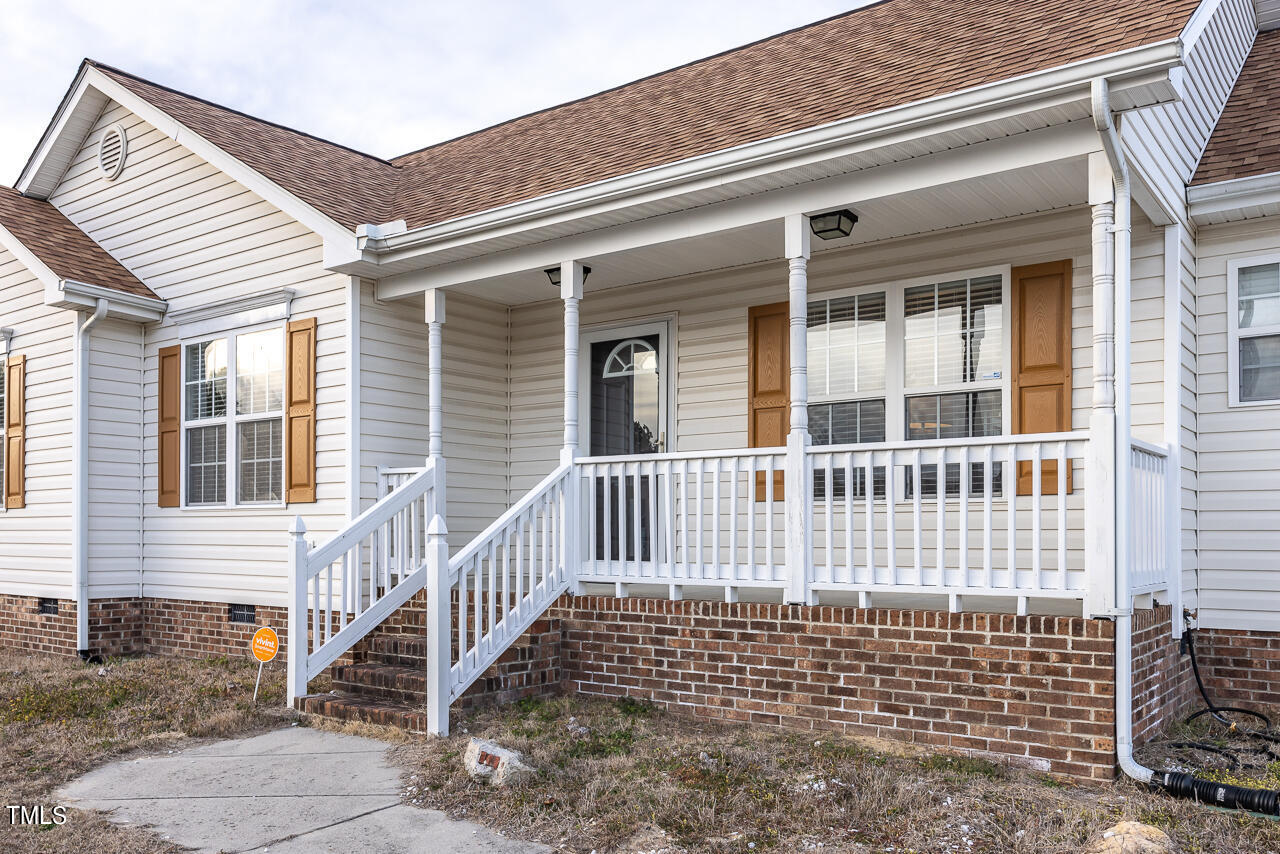 92 Farmington Lane