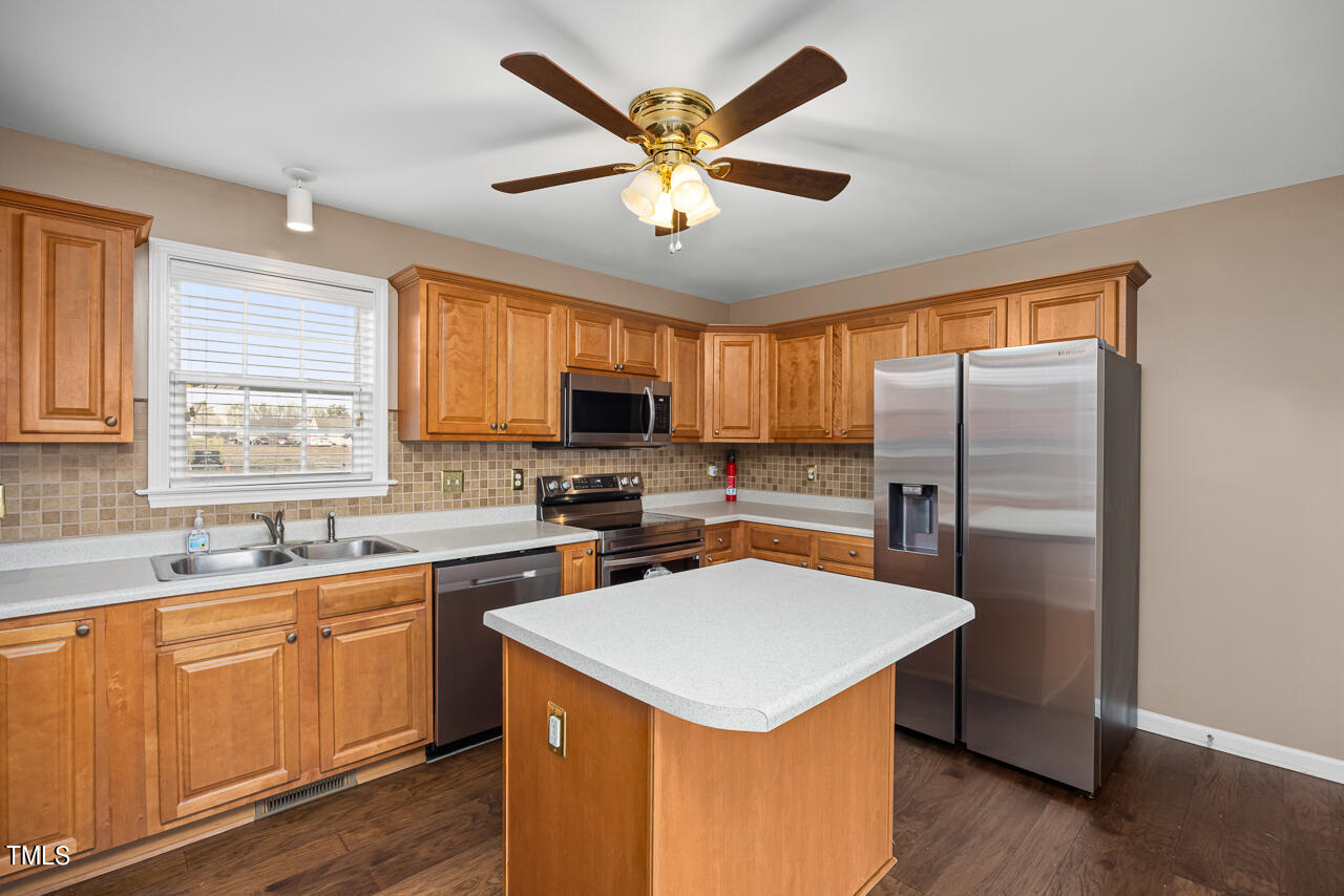 92 Farmington Lane
