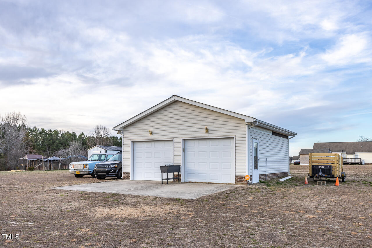 92 Farmington Lane