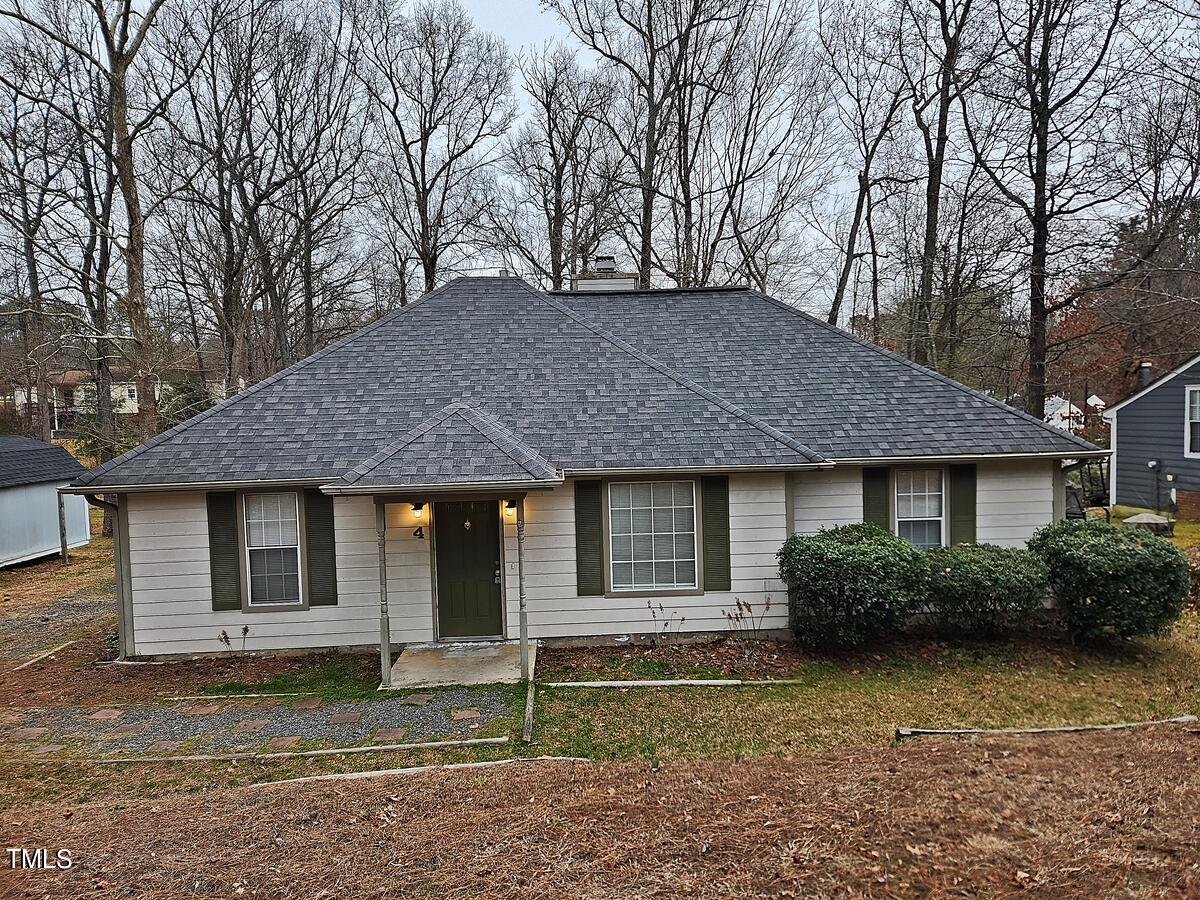 4 Howlett Place