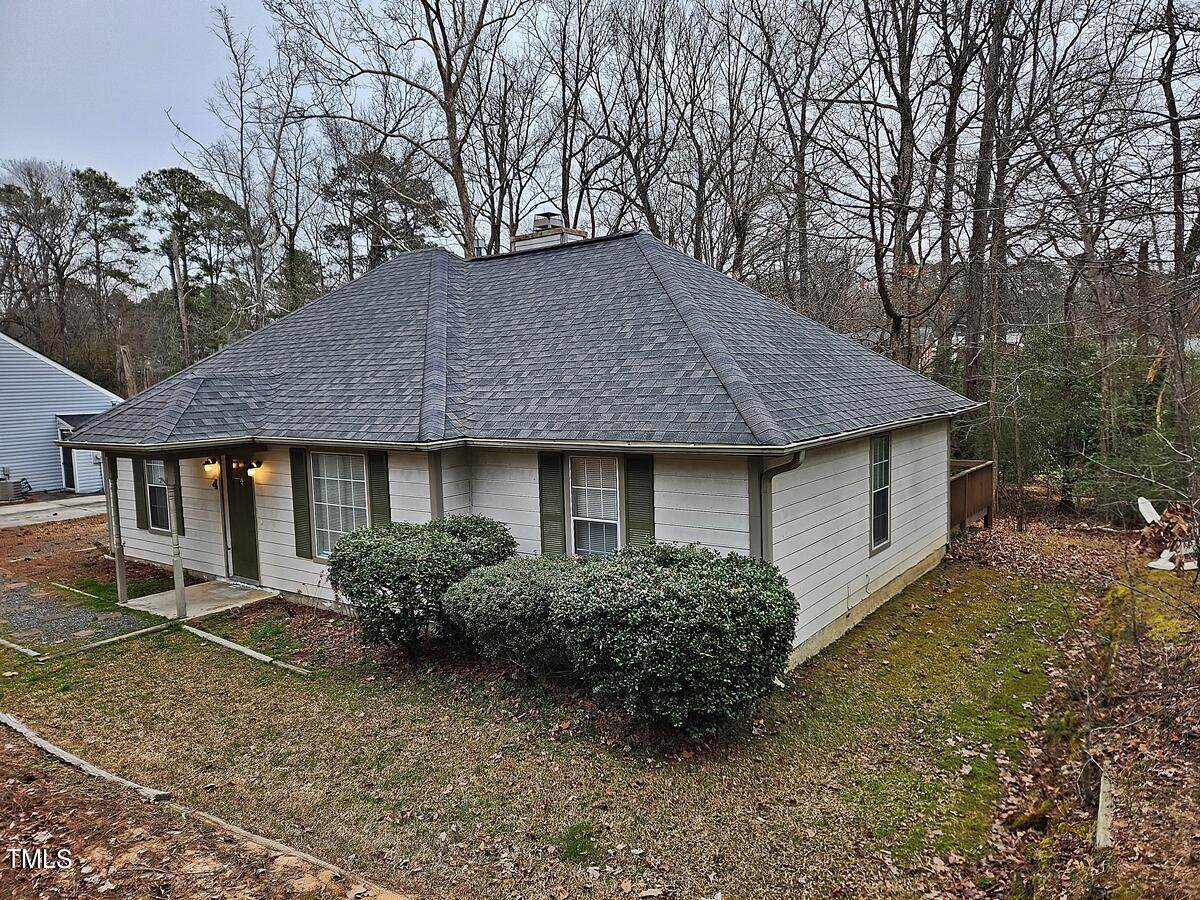 4 Howlett Place
