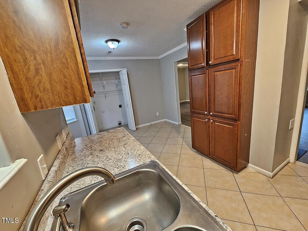 4 Howlett Place