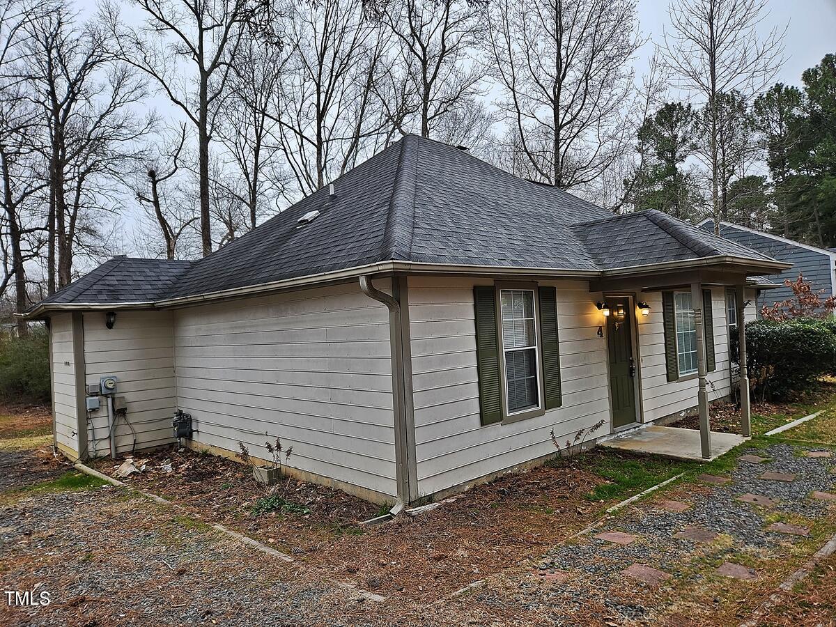 4 Howlett Place