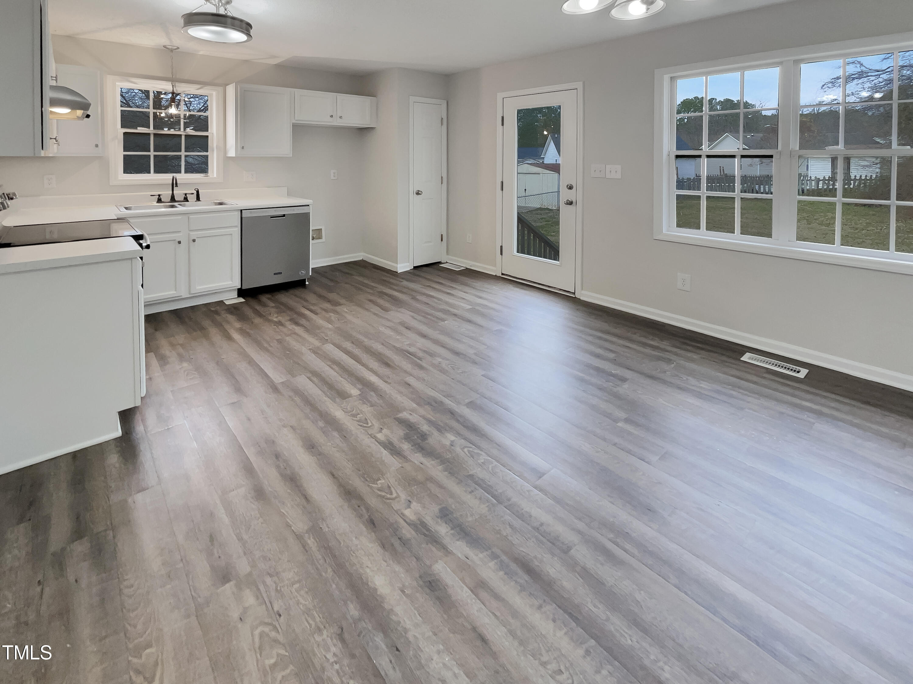 2136 Mckinnon Drive