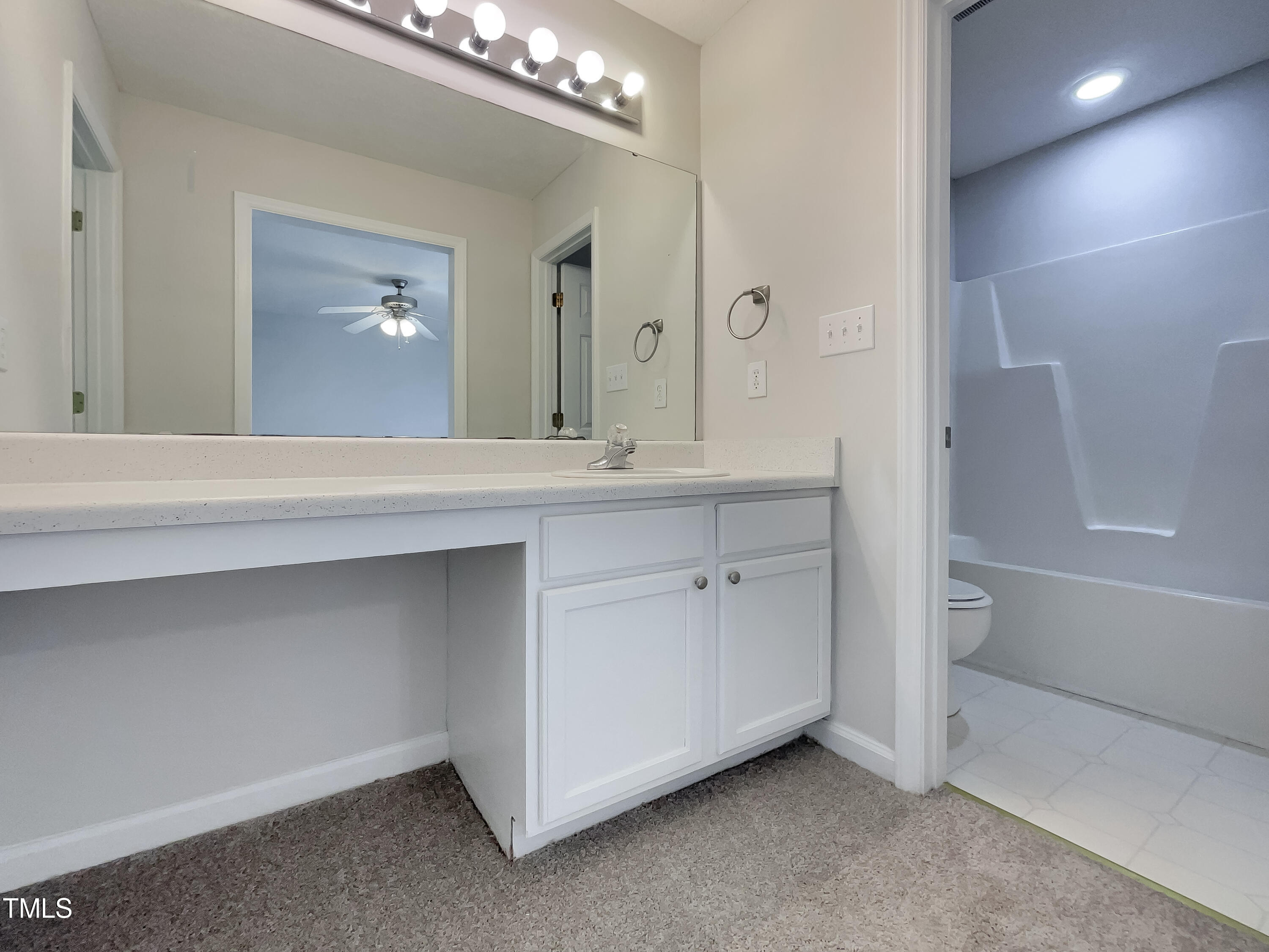 2136 Mckinnon Drive