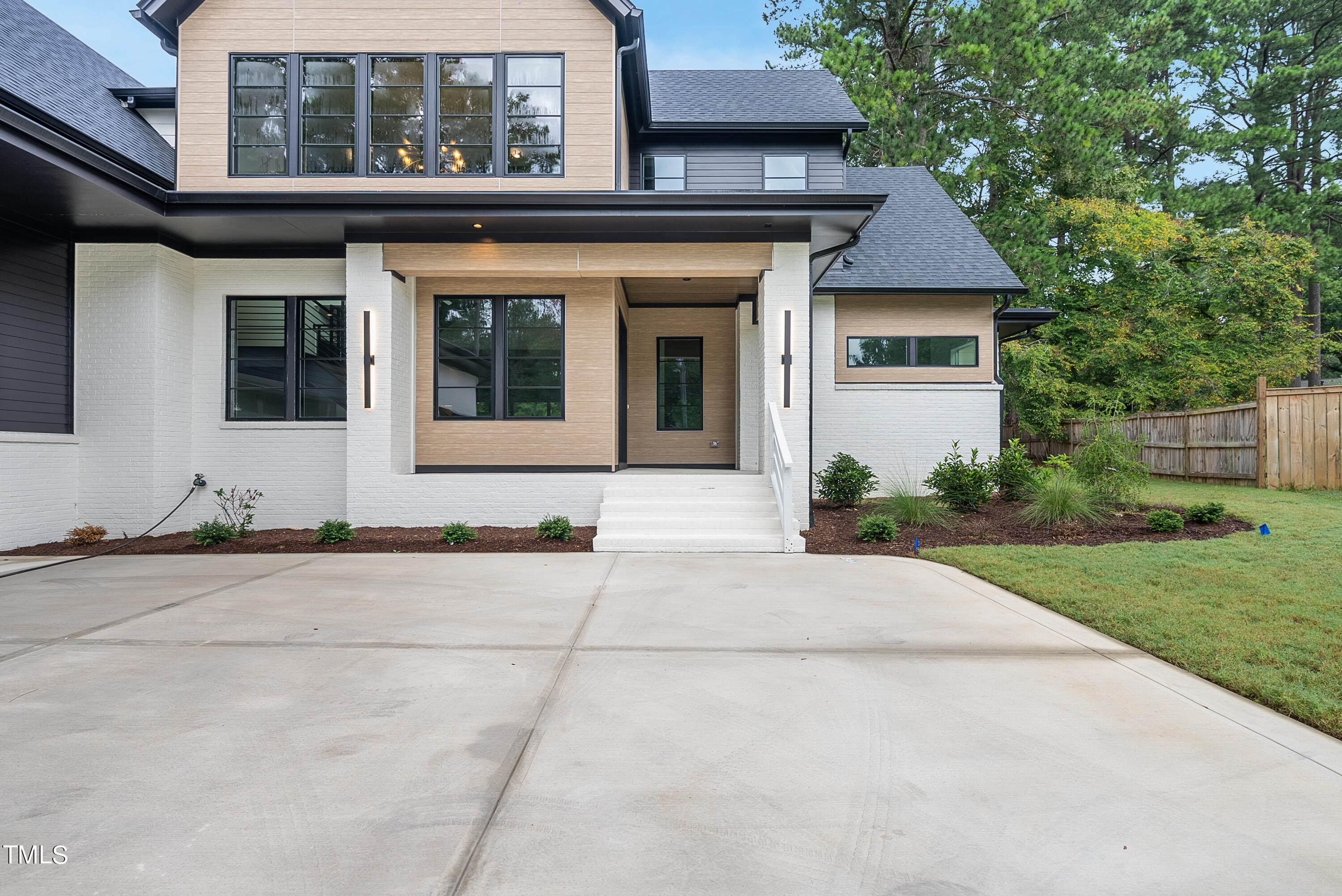 1137 Ivy Lane