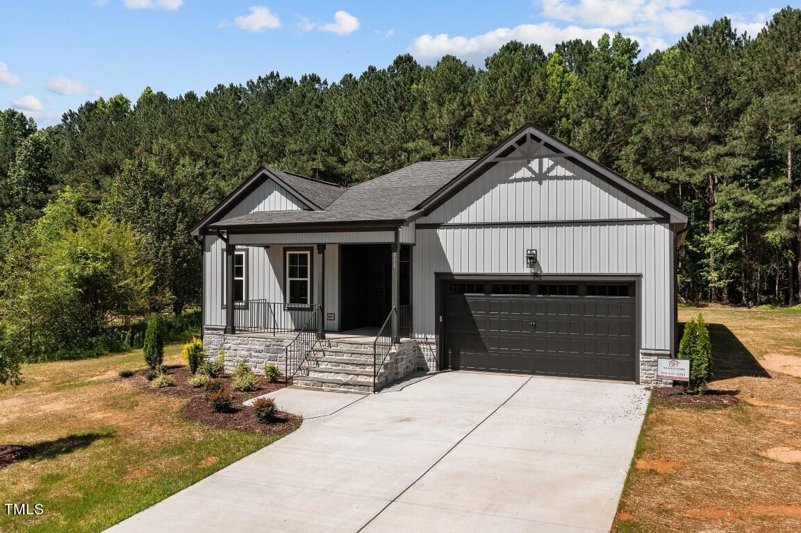 110 Leisure Lane