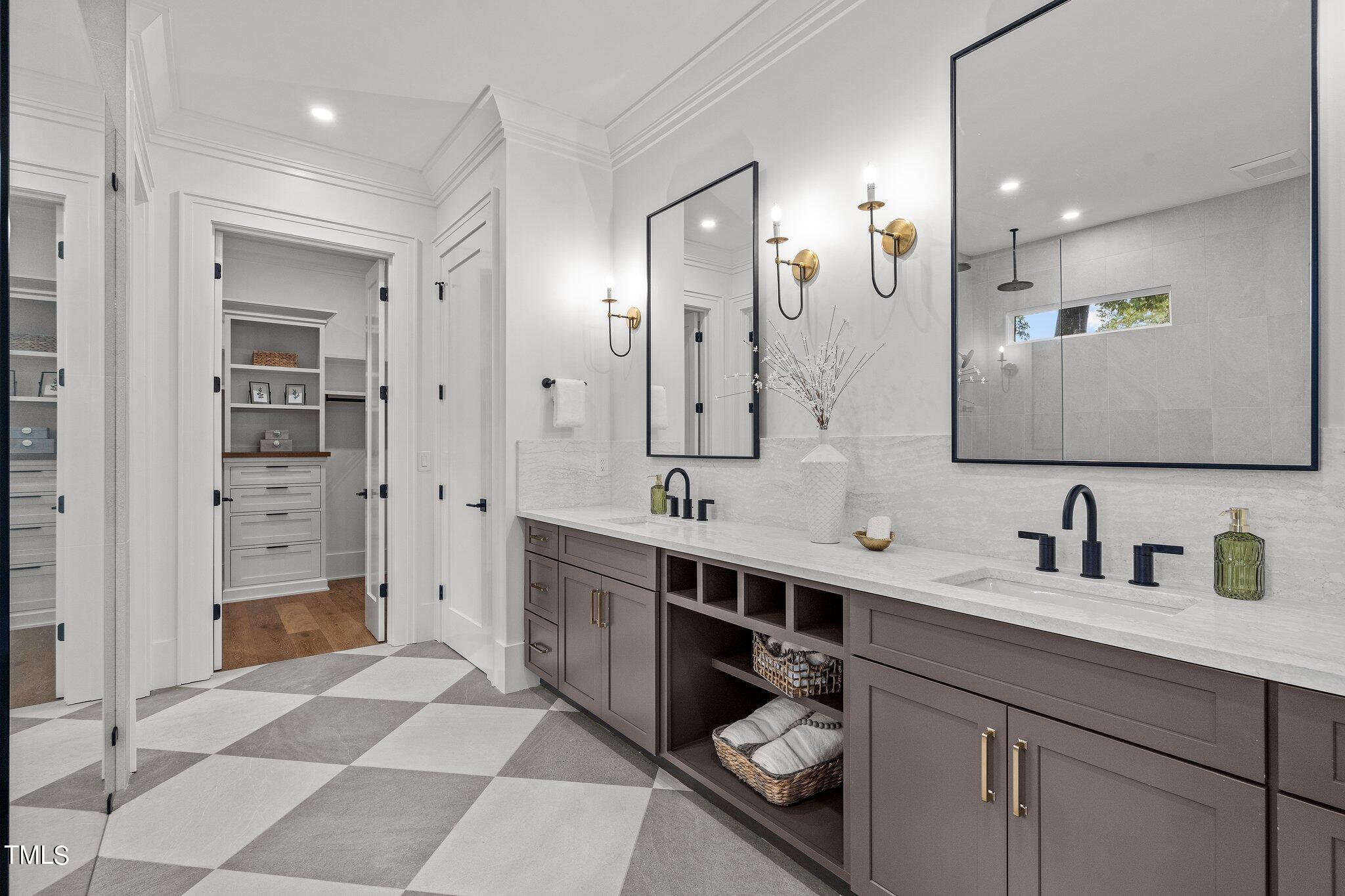 1209 Gunnison Place