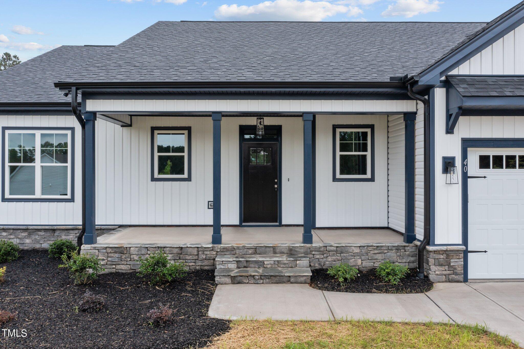40 Weathered Oak Way