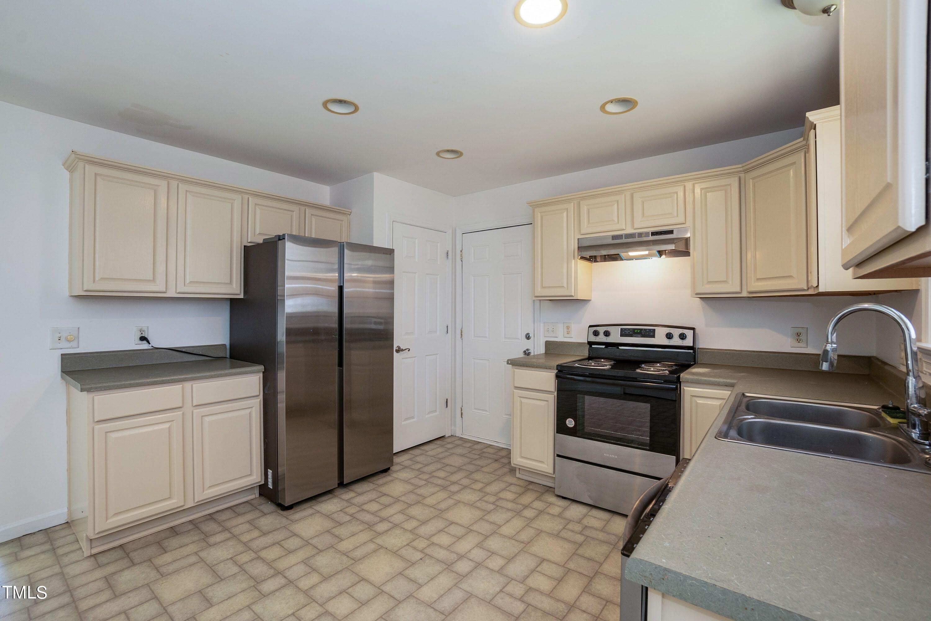 1756 Cobblestone Drive