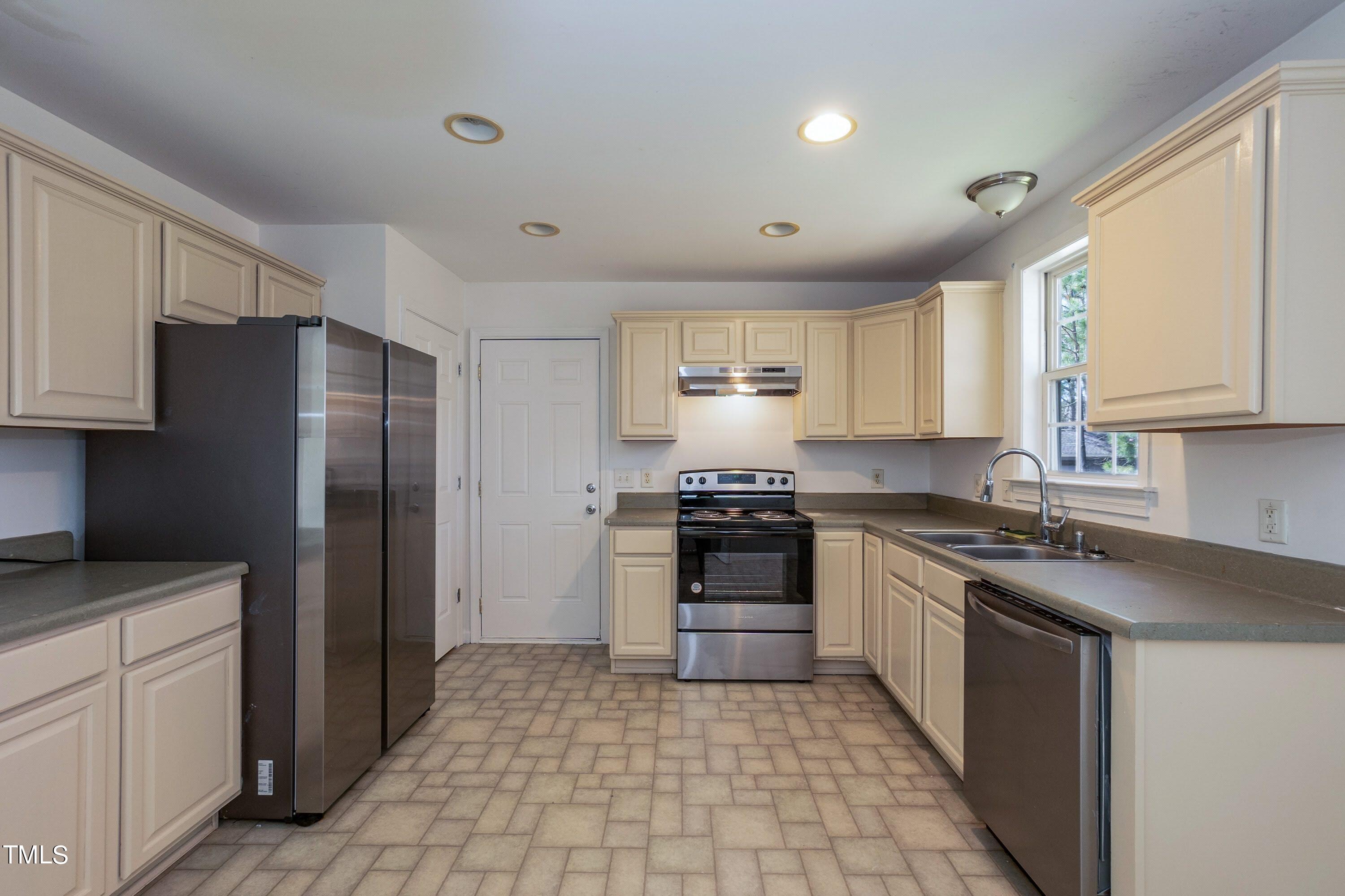 1756 Cobblestone Drive