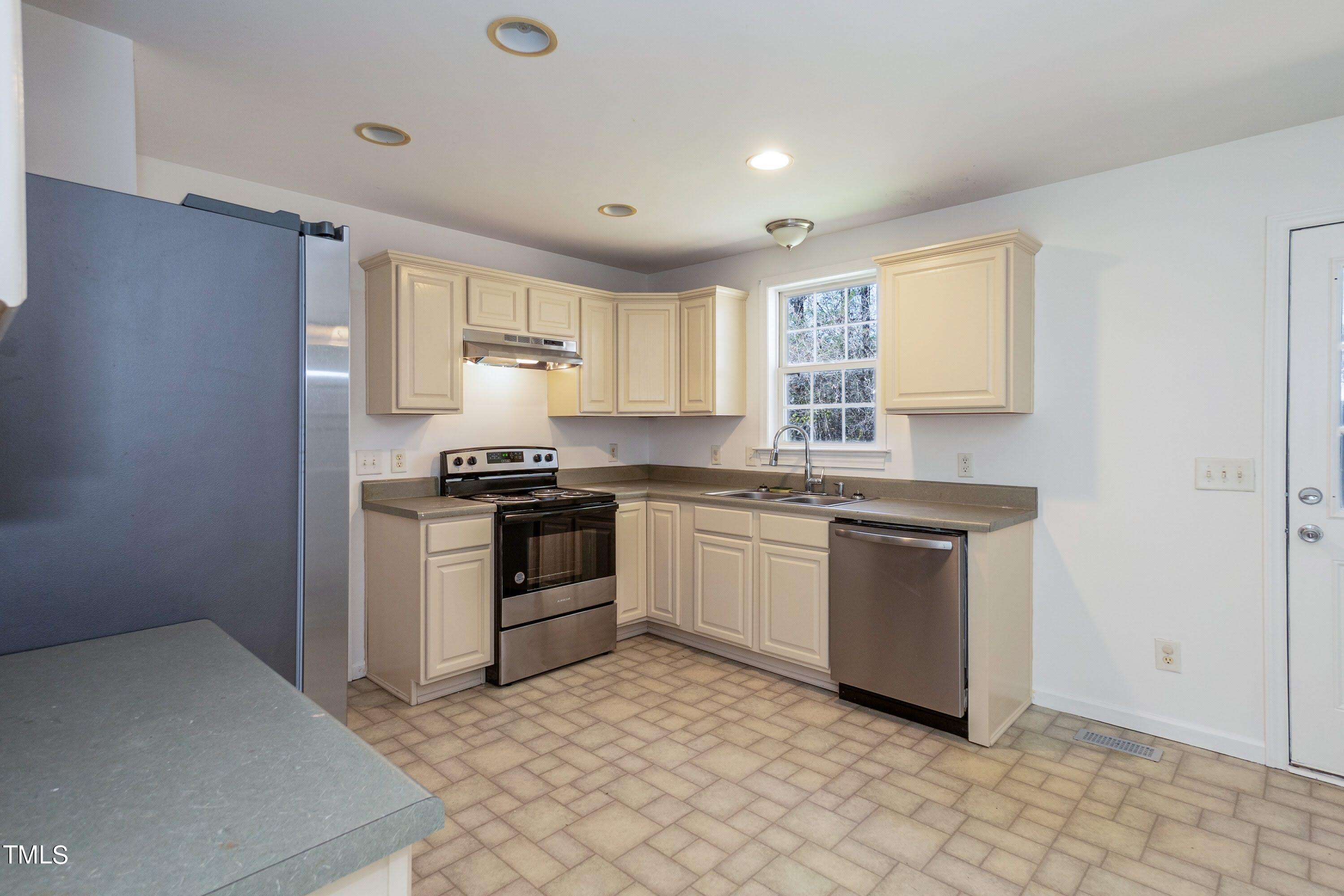 1756 Cobblestone Drive